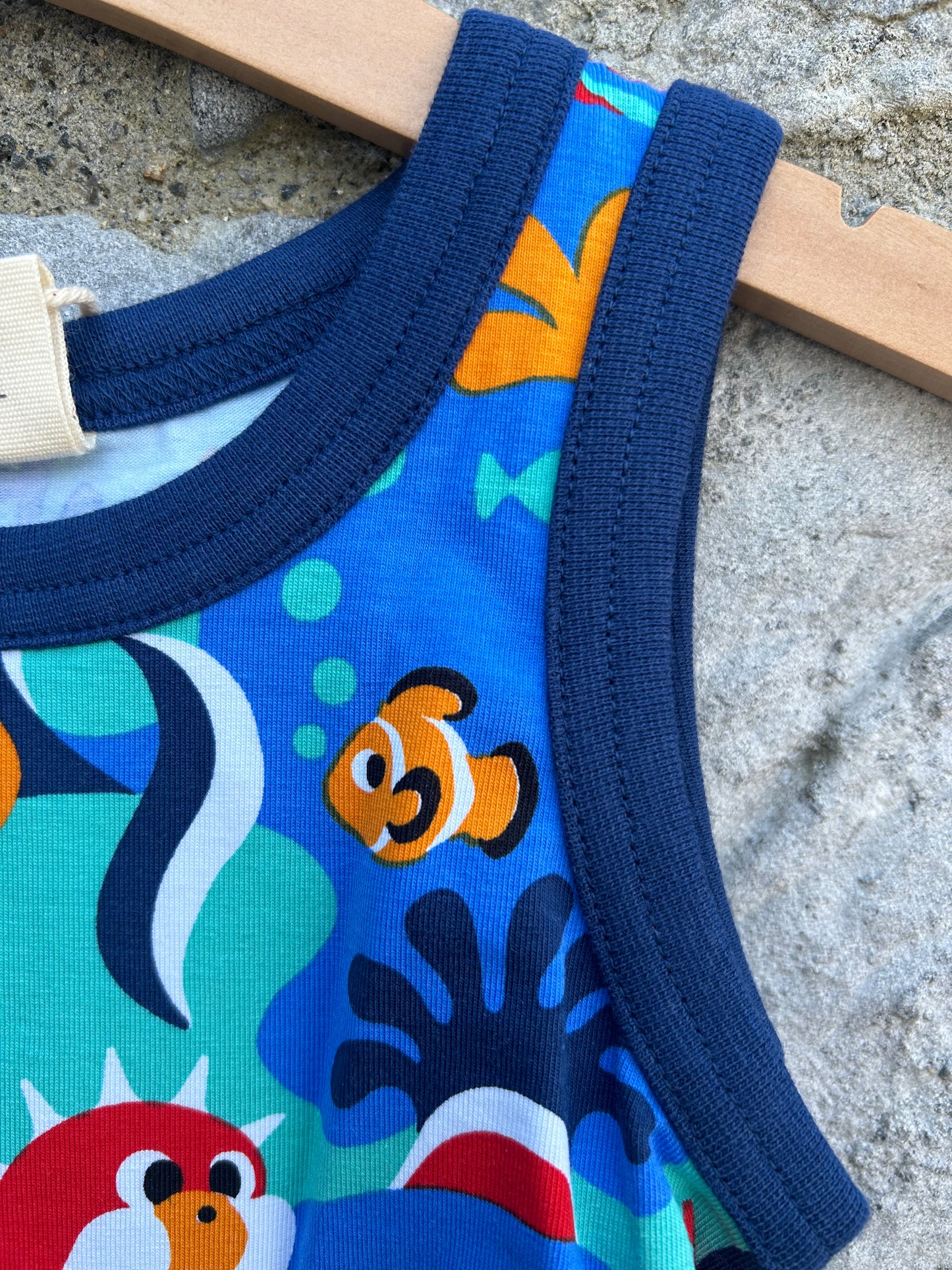 Coral reef tank top 18-24m (86-92cm)