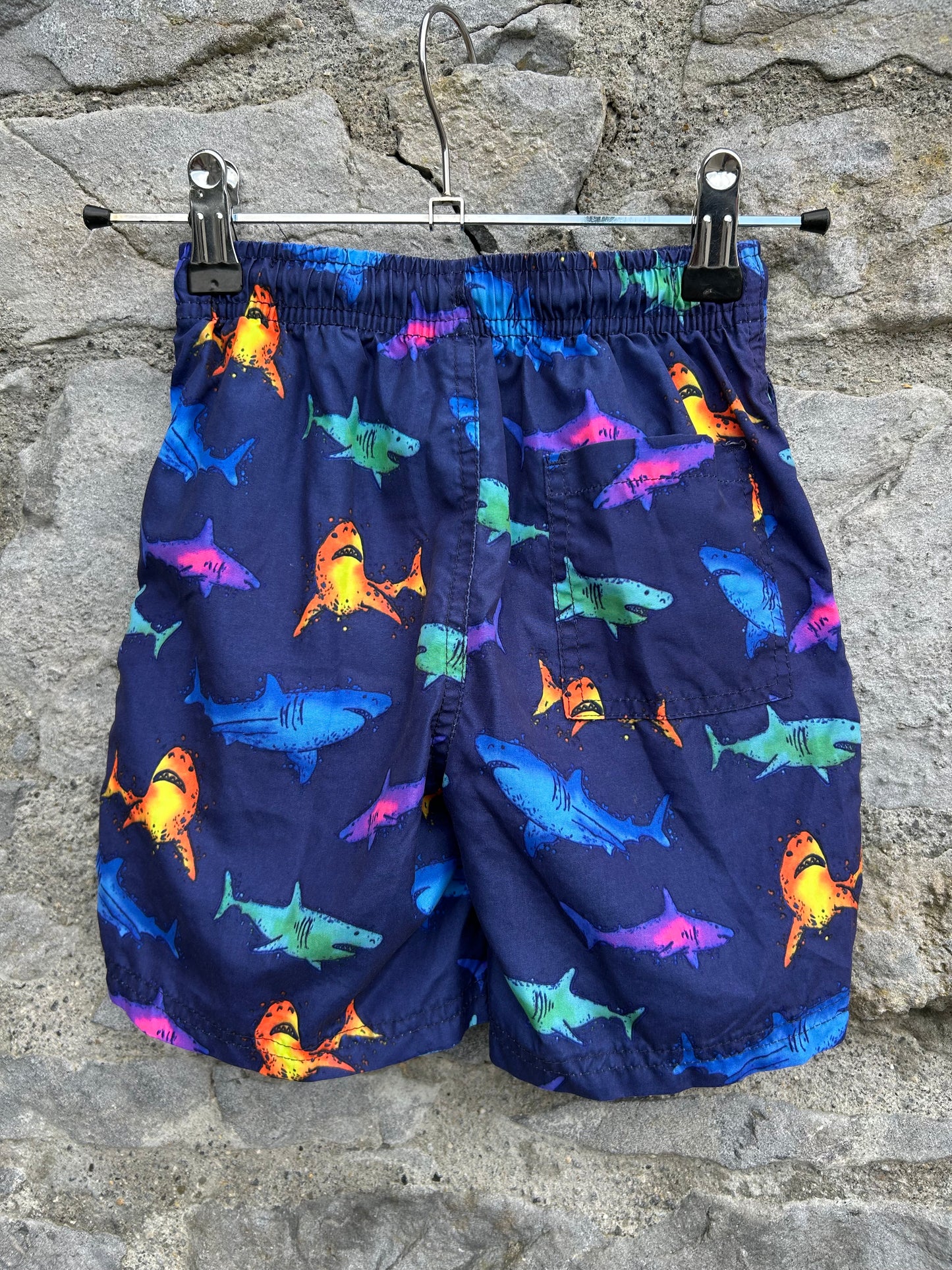 Colourful sharks navy shorts 5-6y (110-116cm)