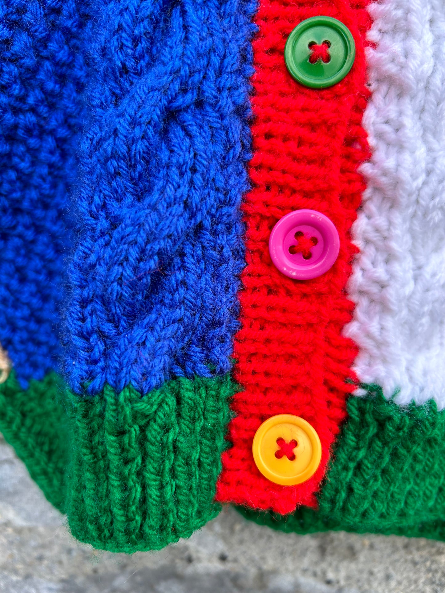 Navy&white colourful Aran style cardigan 9-12m (74-80cm)