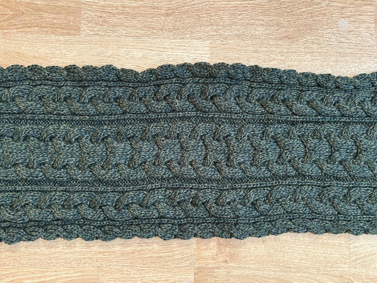 Khaki woolly scarf