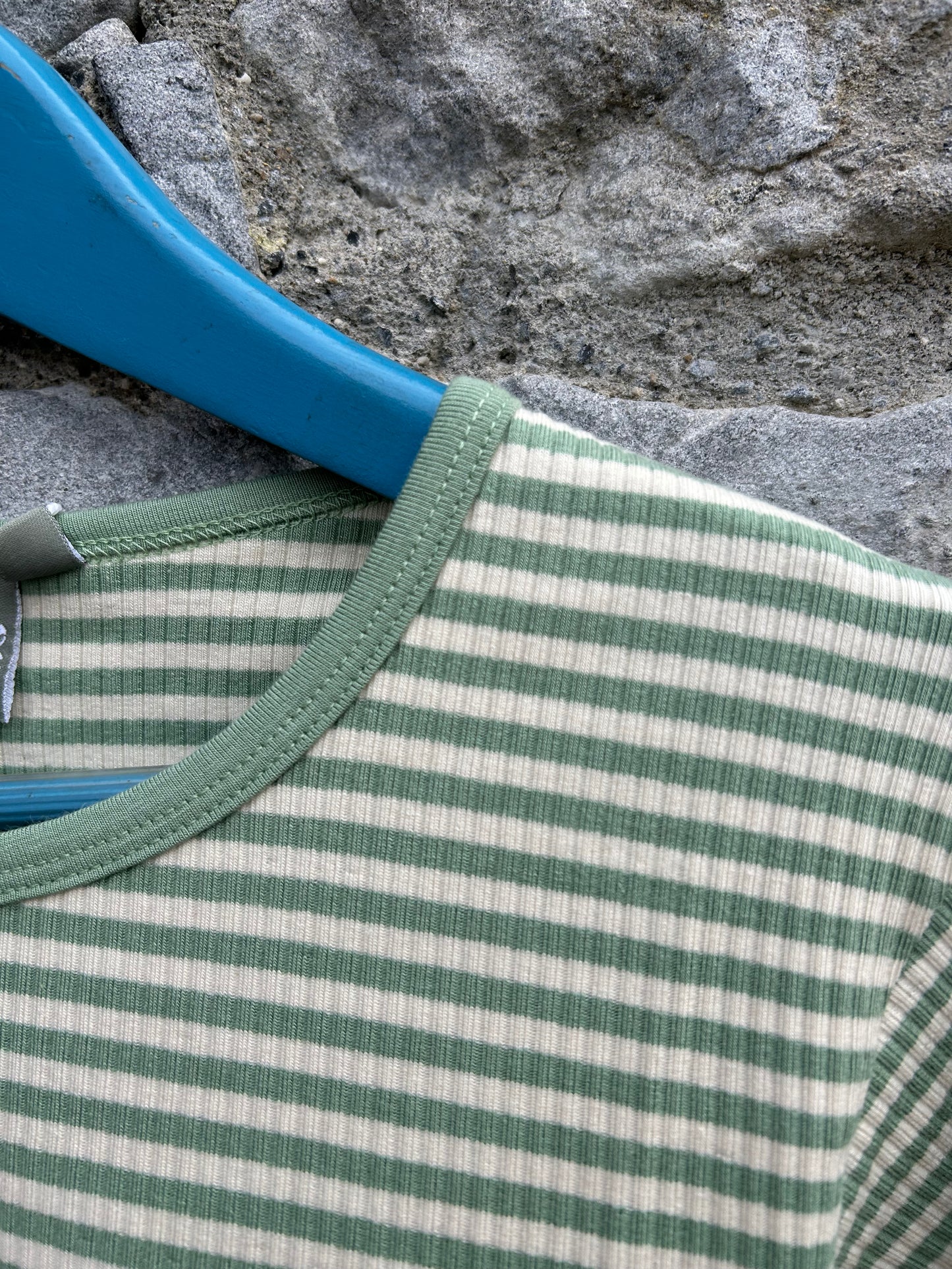 Sage stripy ribbed top 8-9y (128-134cm)