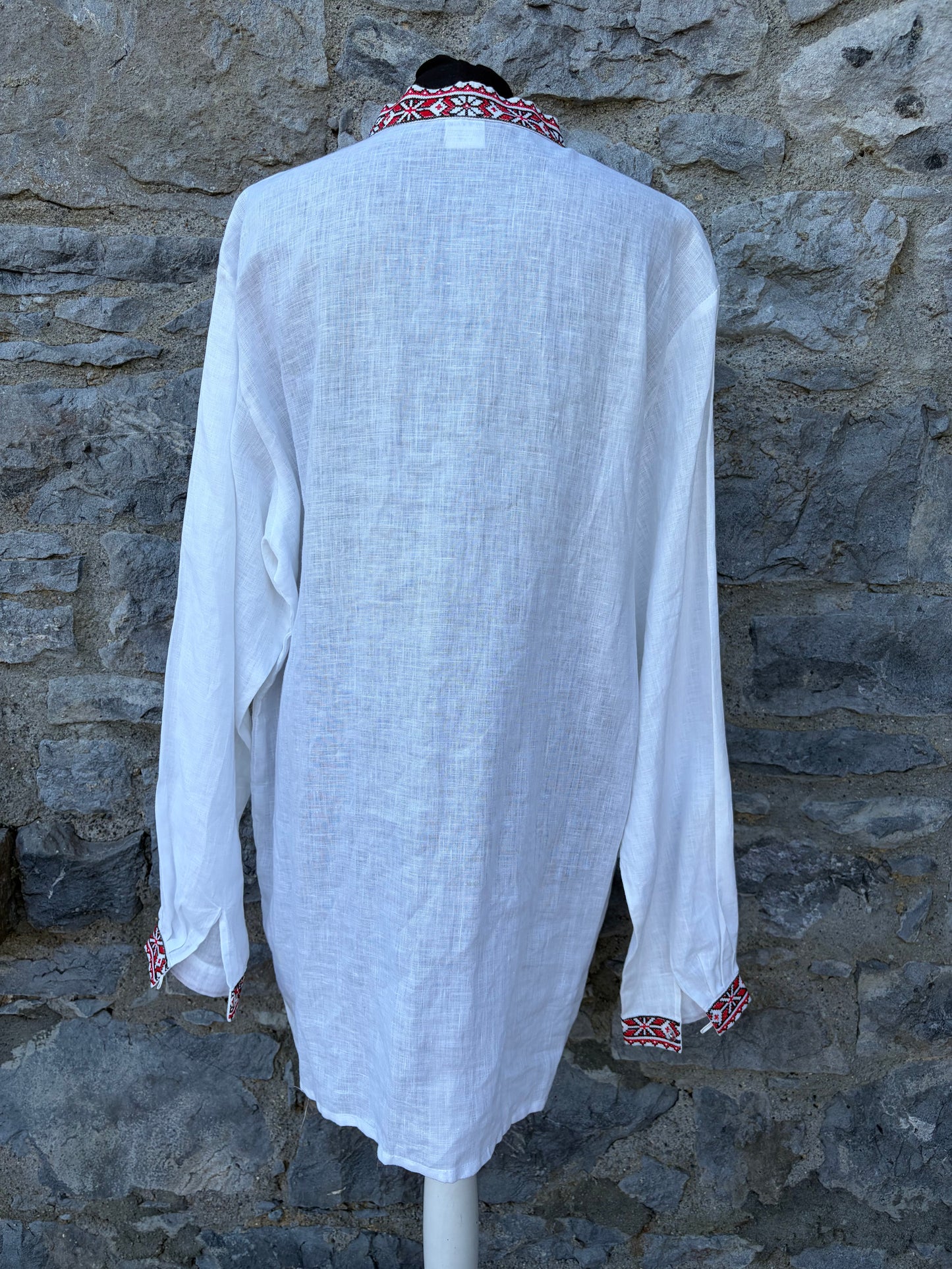 Embroidered white shirt Large