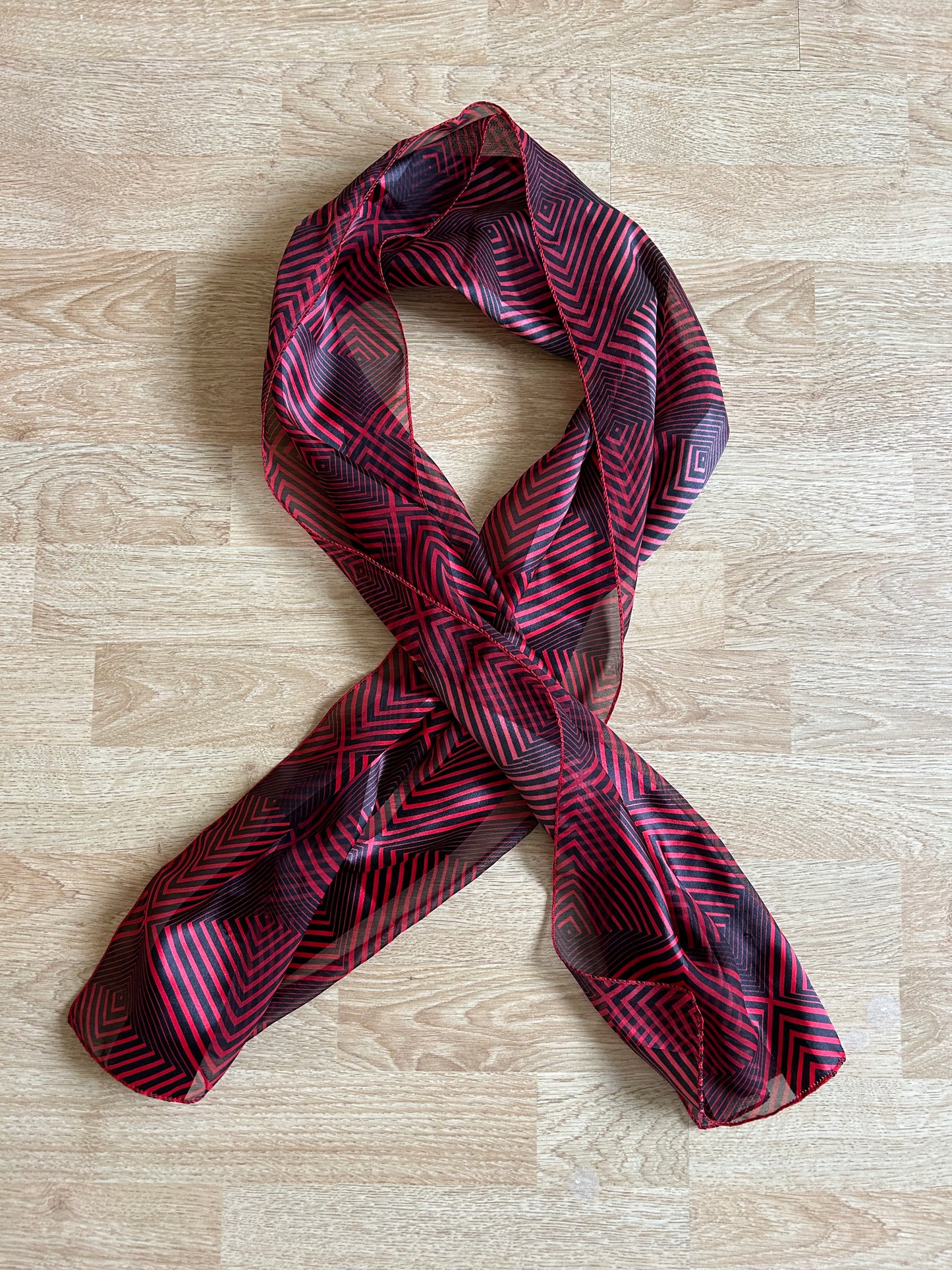 Red&black geometric scarf