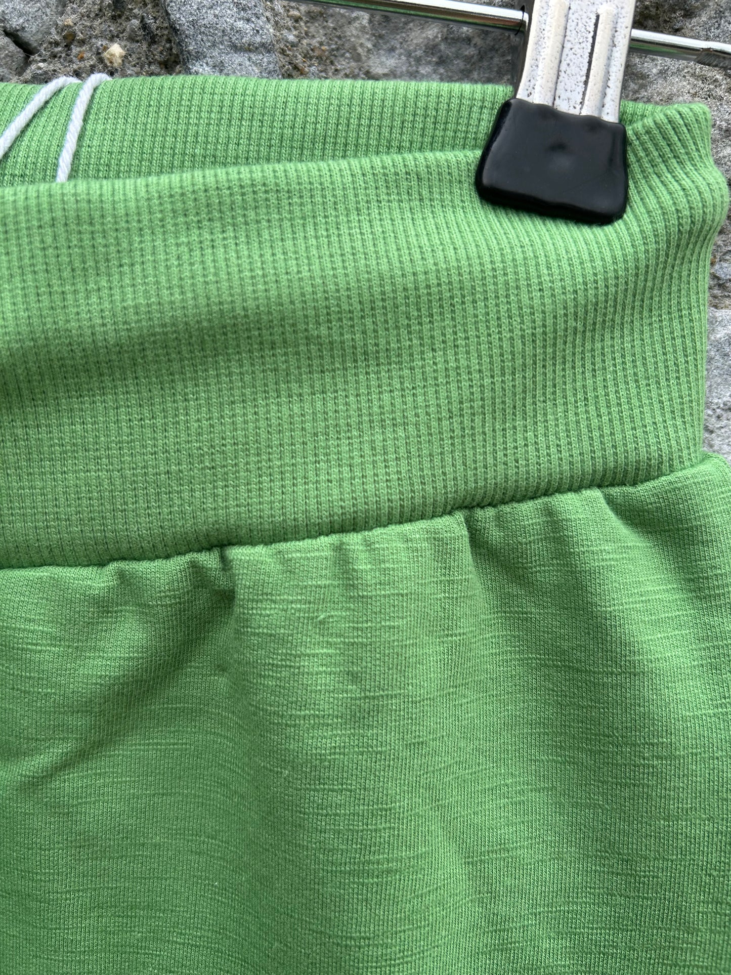 Green joggers 4y (104cm)