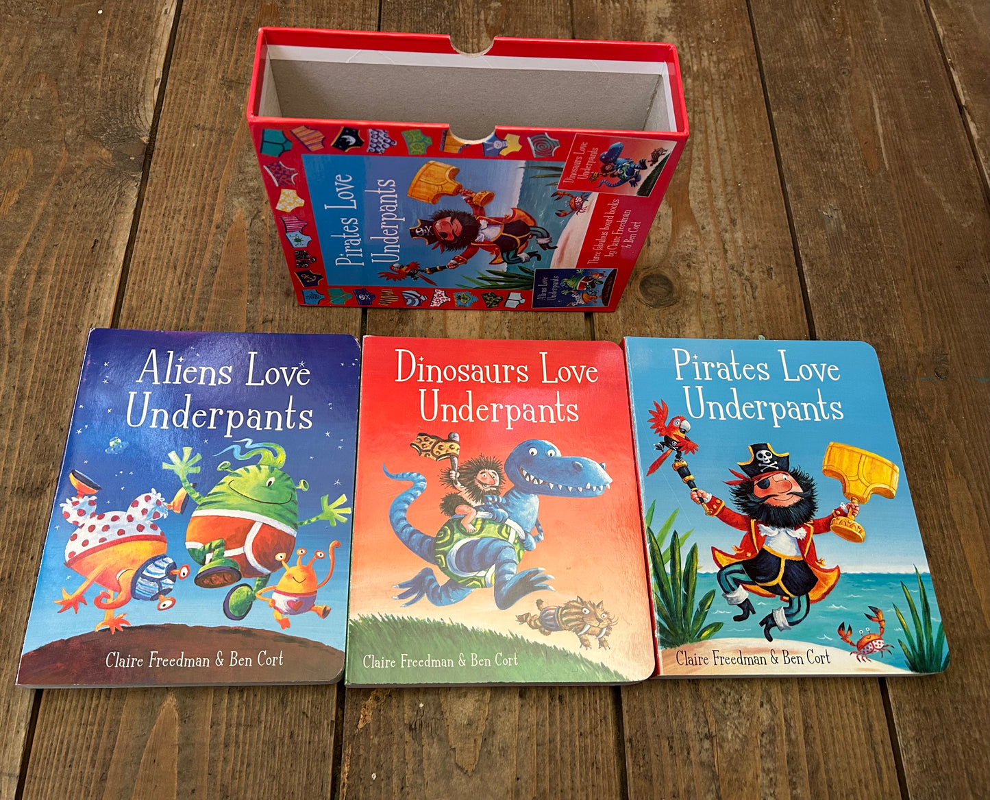 Pirates love underpants