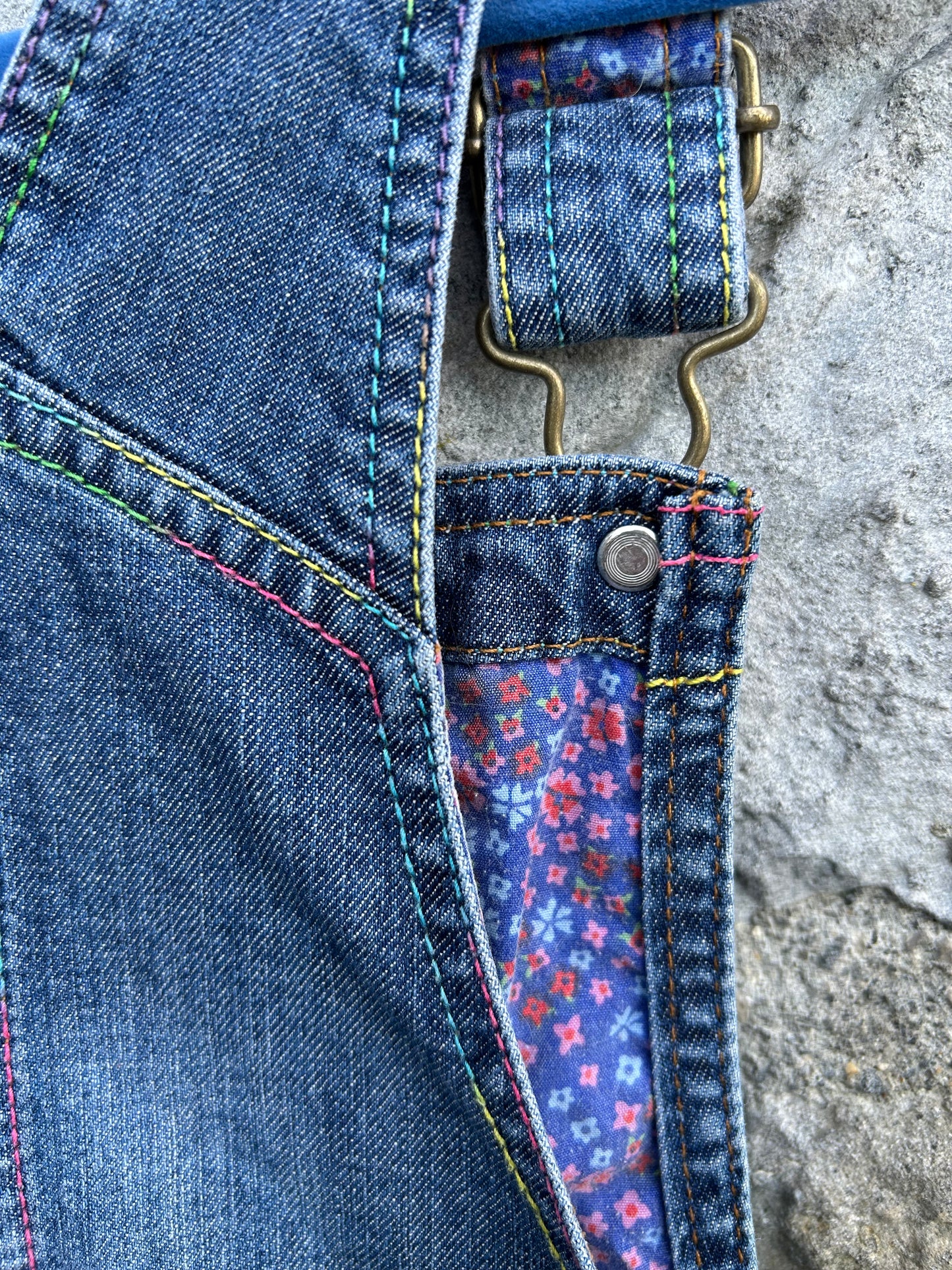 Navy denim pinafore 6-7y (116-122cm)