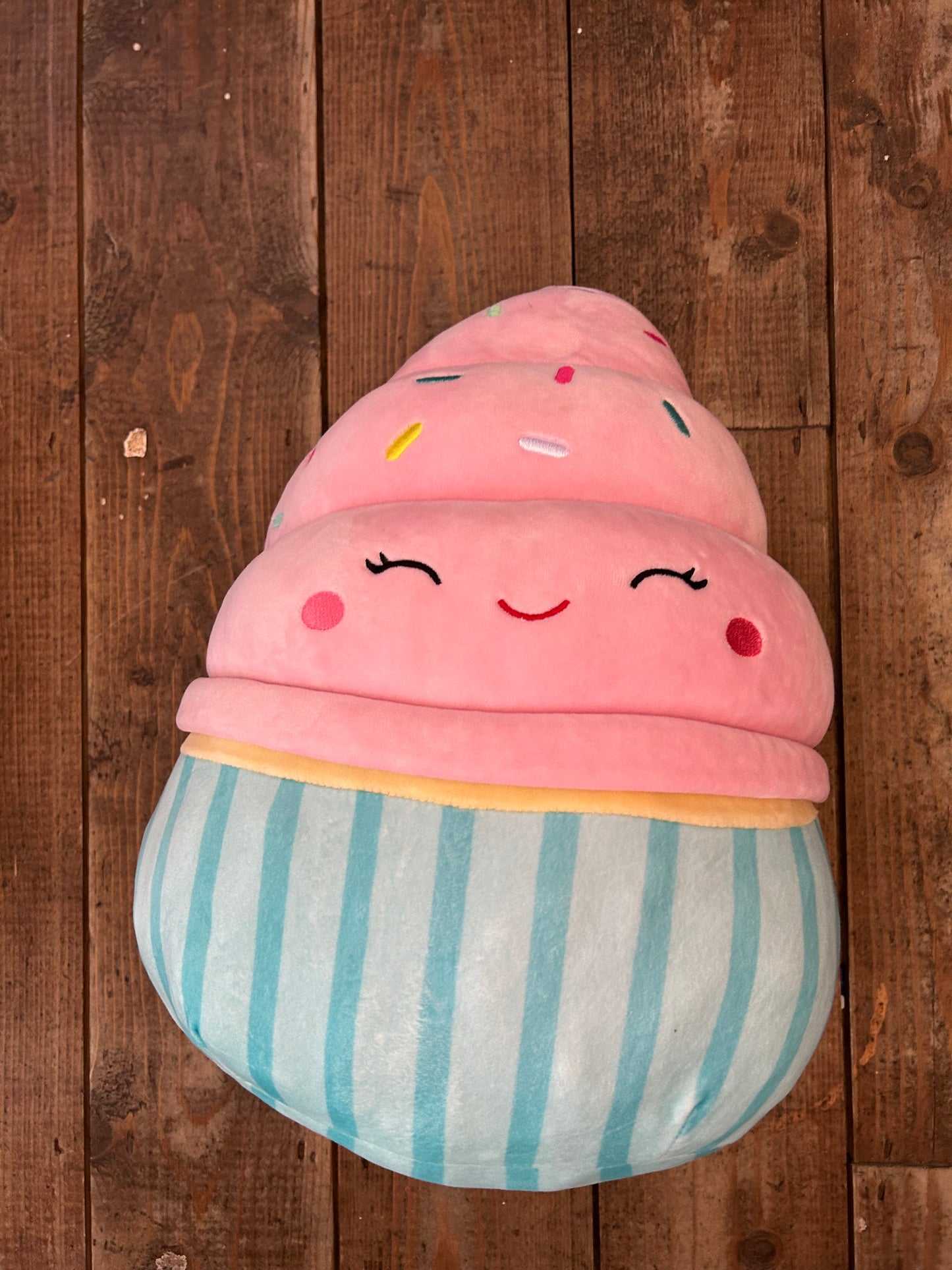 Cupcake squishmallow