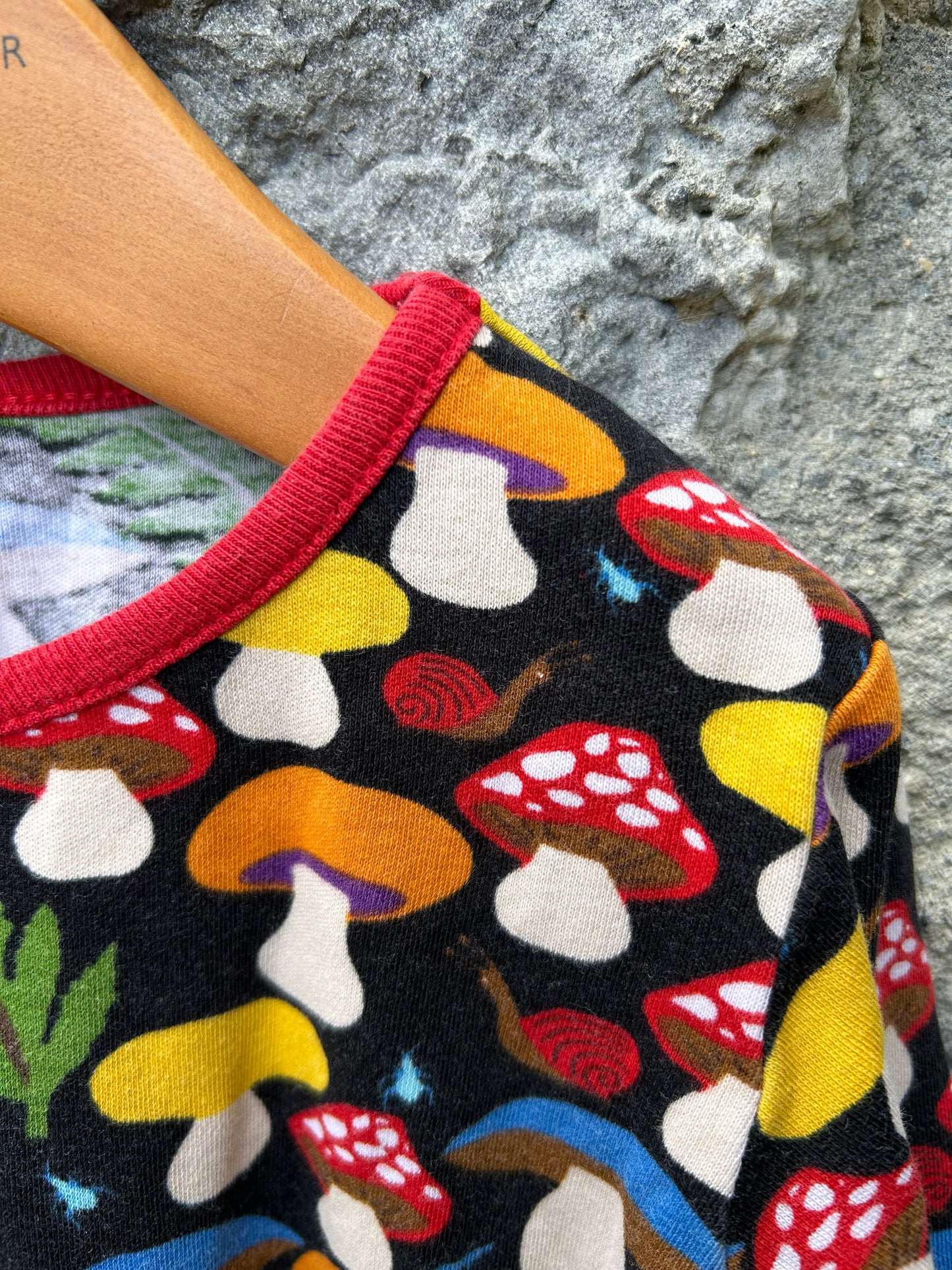 Mushrooms black top 2-3y (92-98cm)