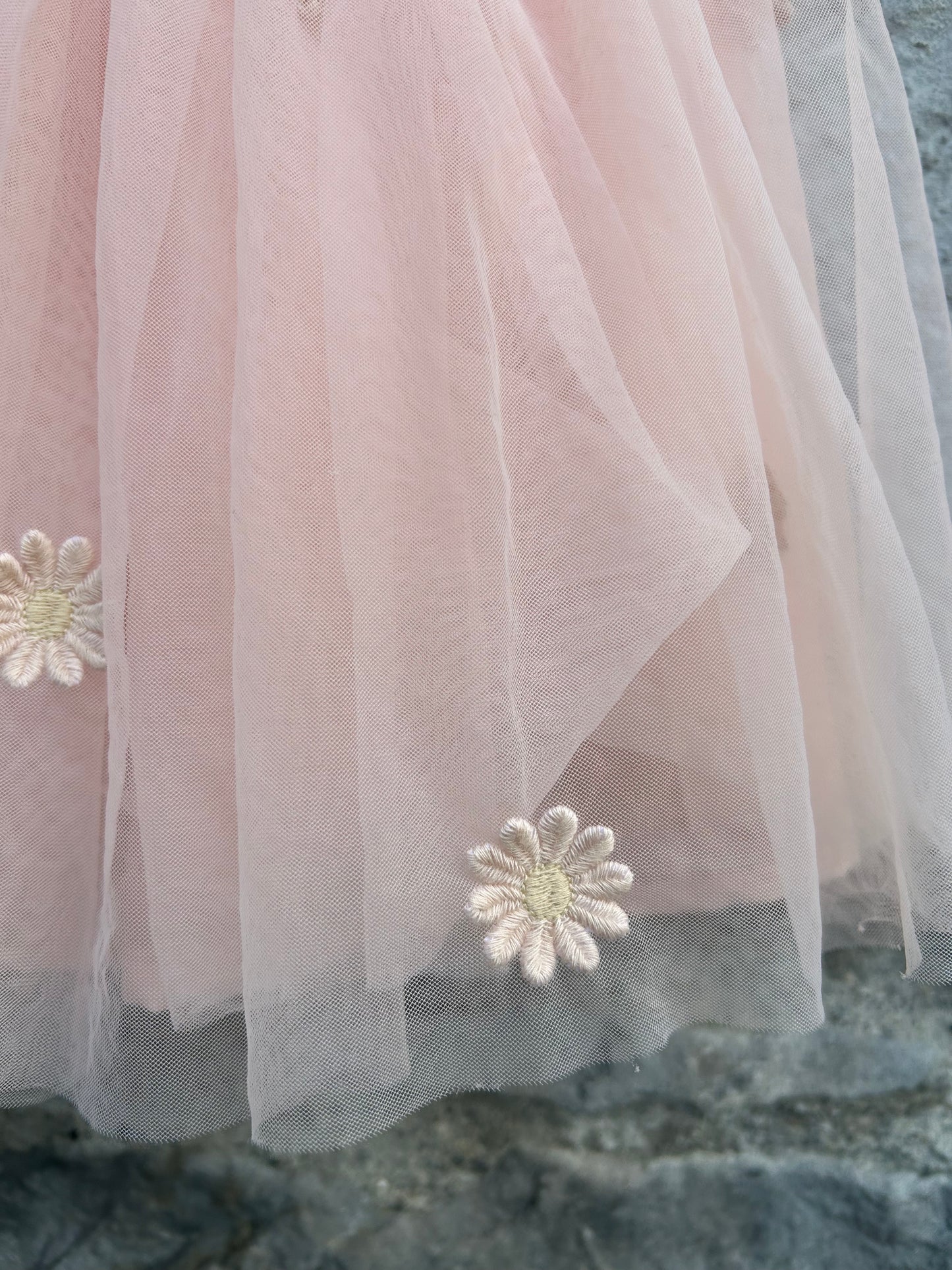 Pink daisies tulle skirt 3-4y (98-104cm)