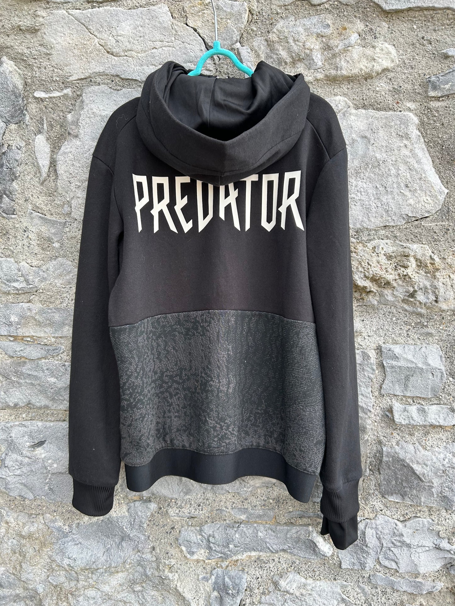 Predator Black hoodie 9-10y (134-140cm)