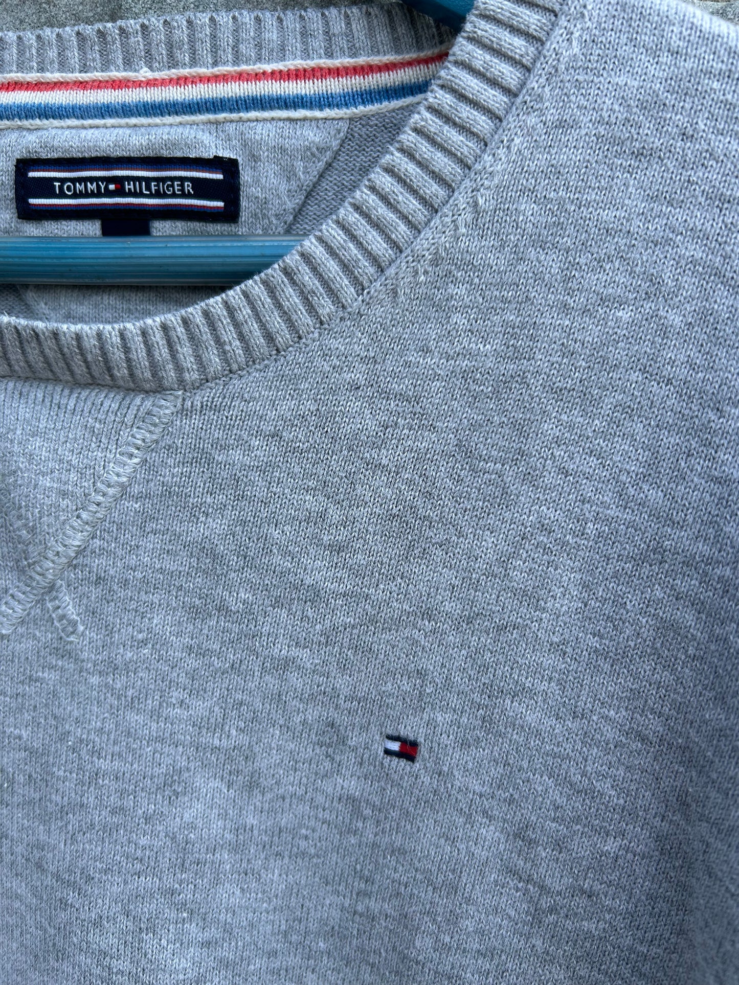 TH grey jumper 11-12y (146-152cm)