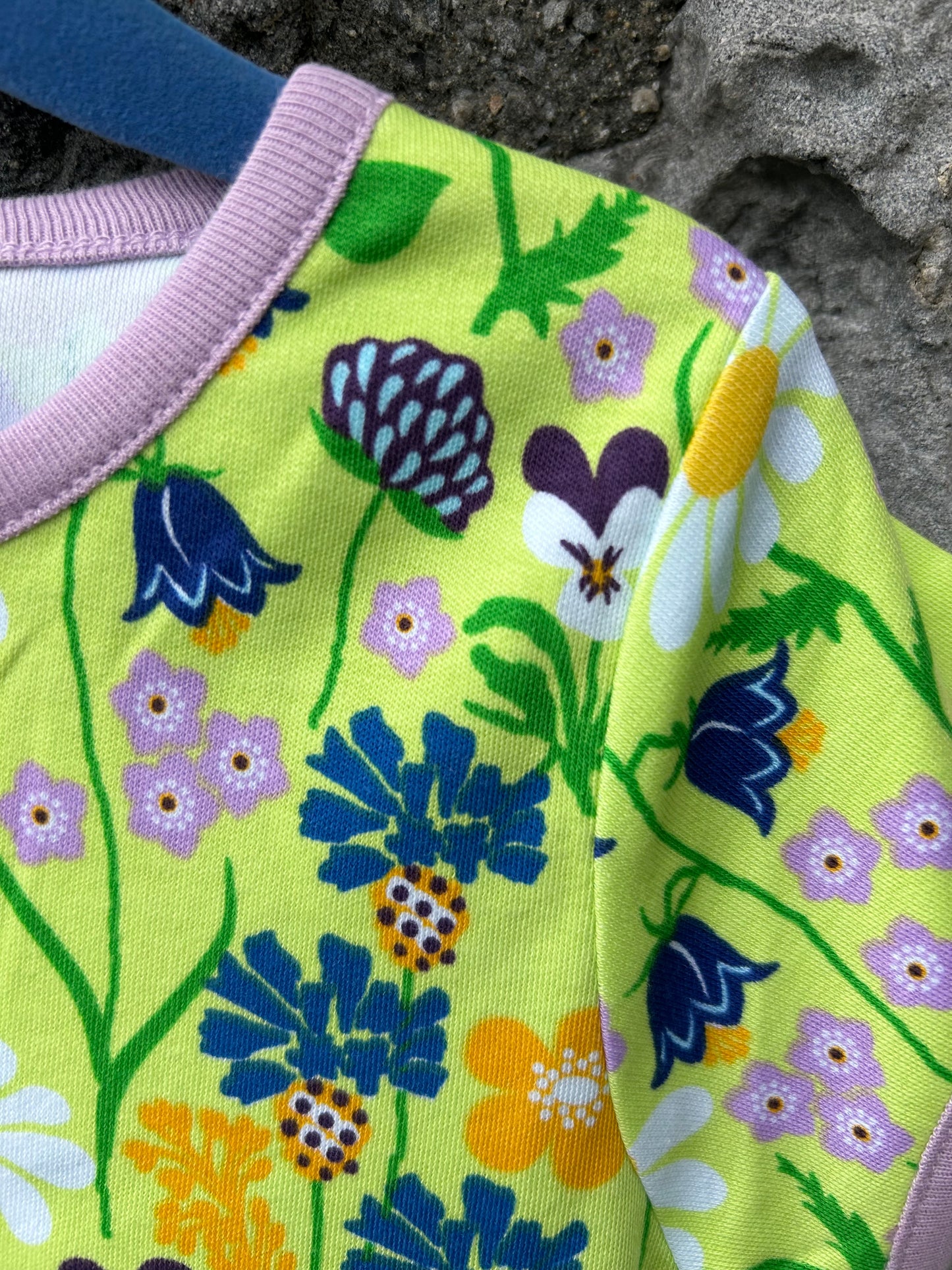 Lime green meadow T-shirt 2y (92cm)
