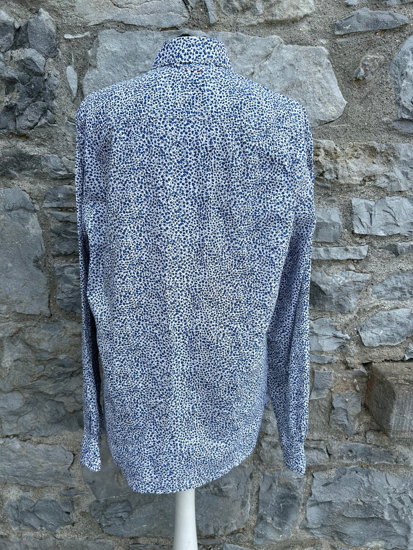 Blue small flowers shirt Medium