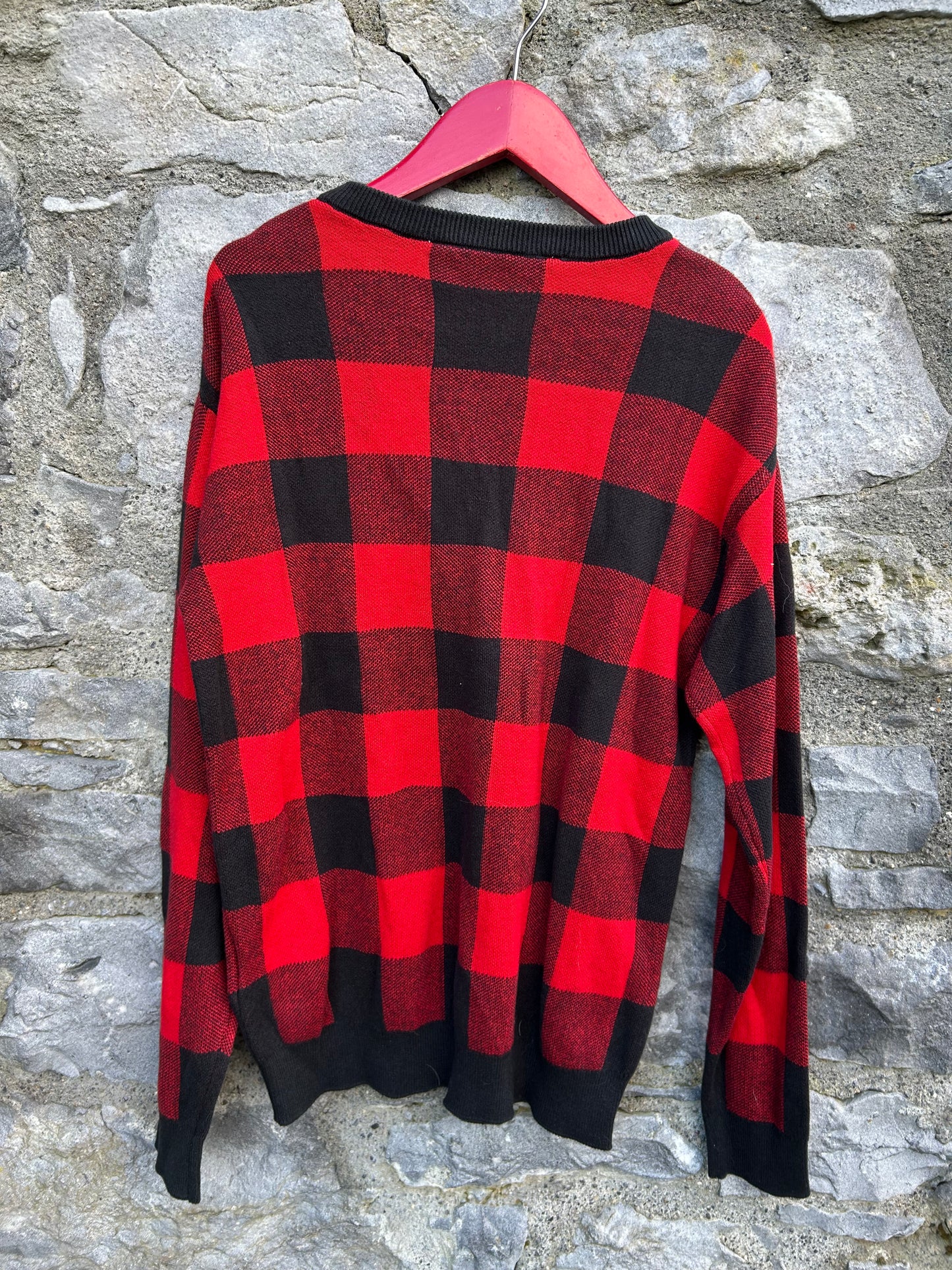 Red check jumper 11-12y (146-152cm)