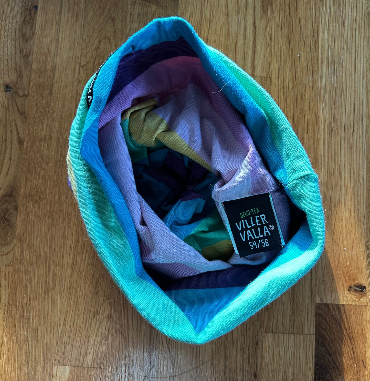 Pastel stripy hat 4-9y (104-134cm)