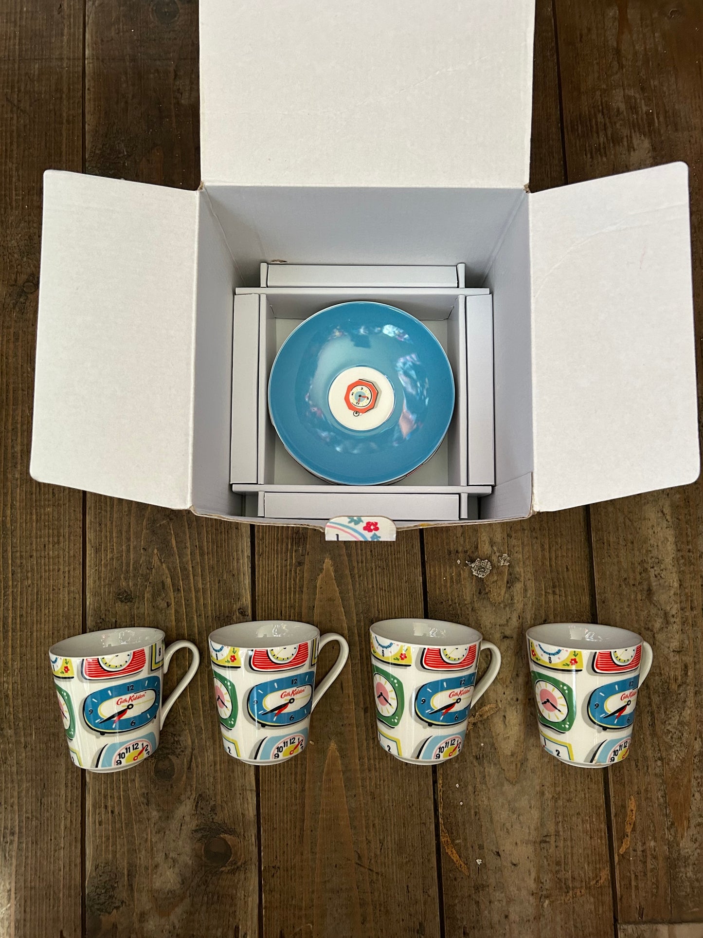 Teacup and saucers x4