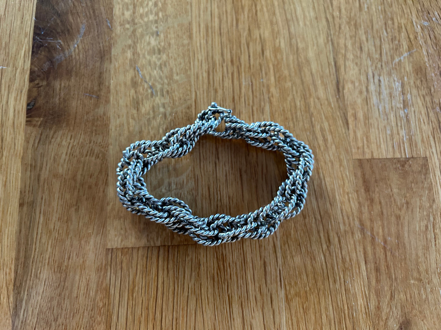Twisted bracelet
