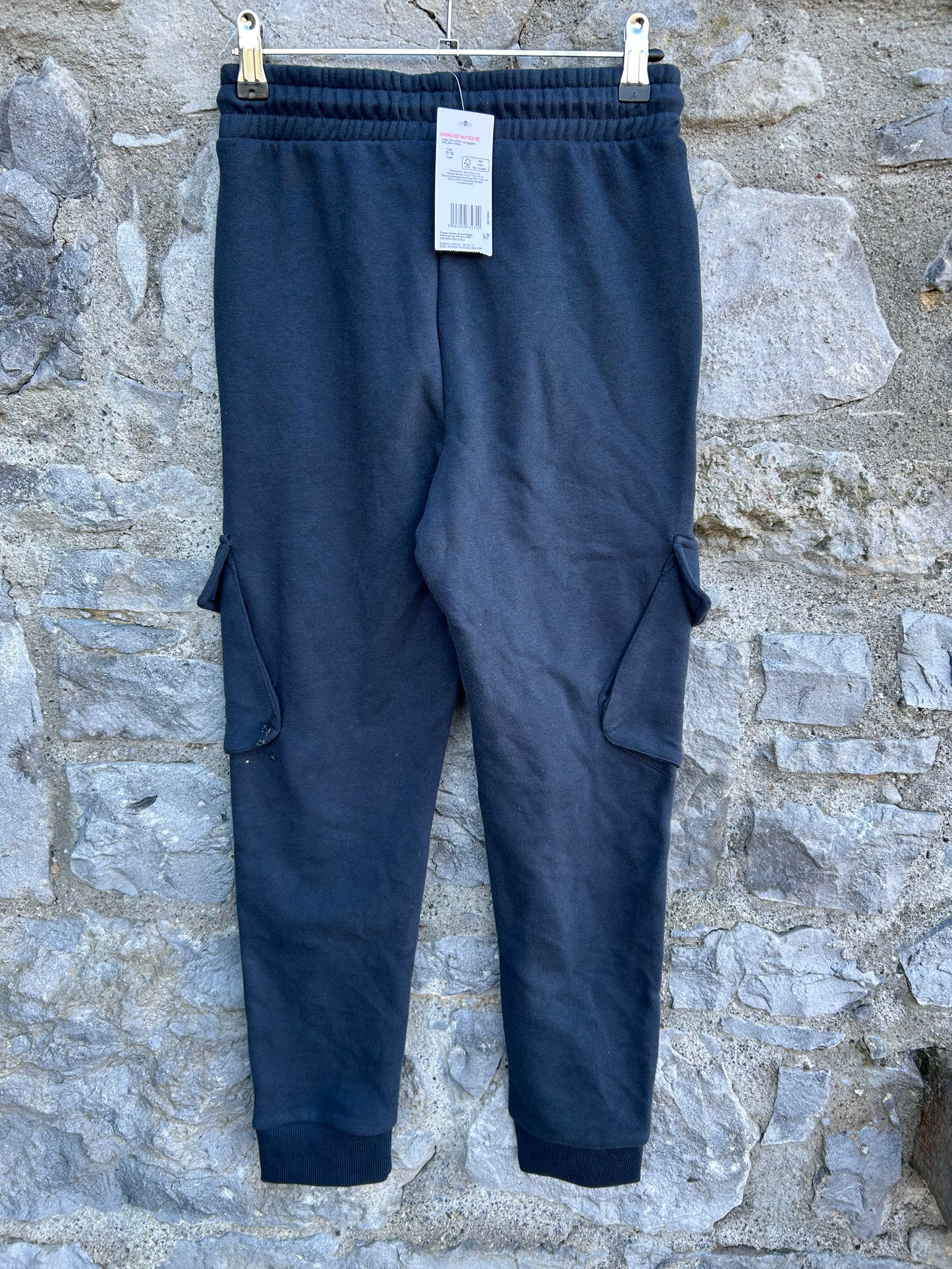 Navy cargo sweat pants 11-12y (146-152cm)
