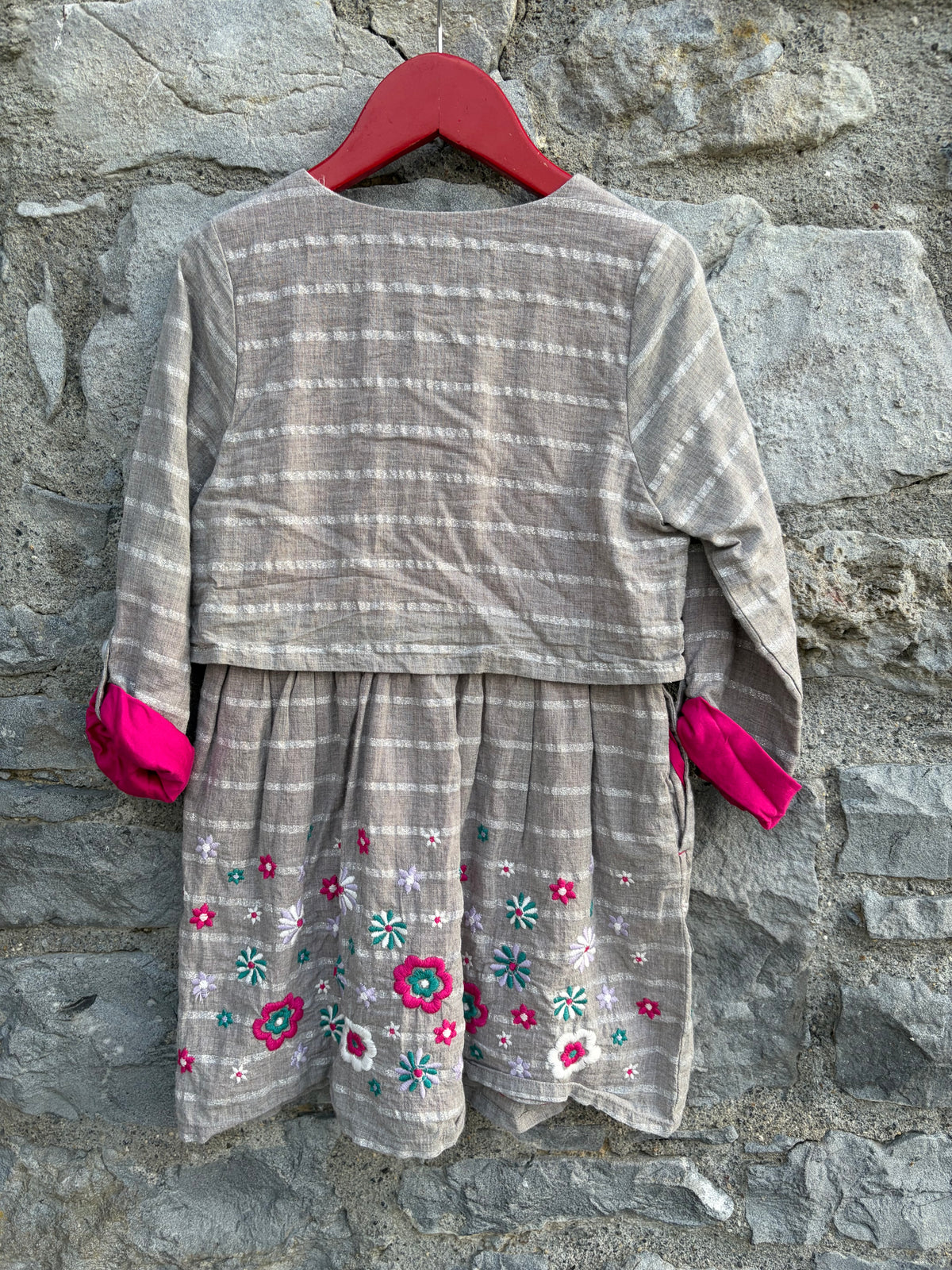 Grey stripy embroidered dress 5-6y (110-116cm)