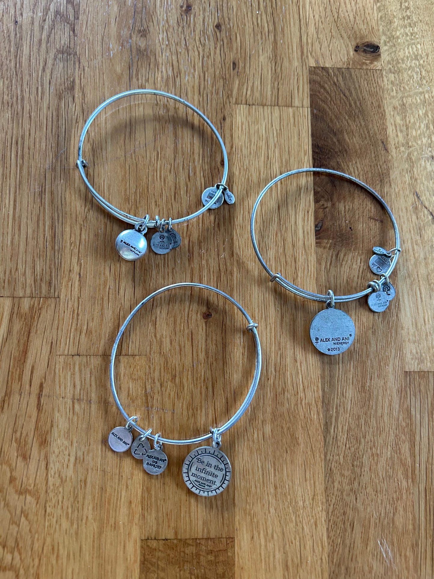 Set of 3 charm bangle bracelet