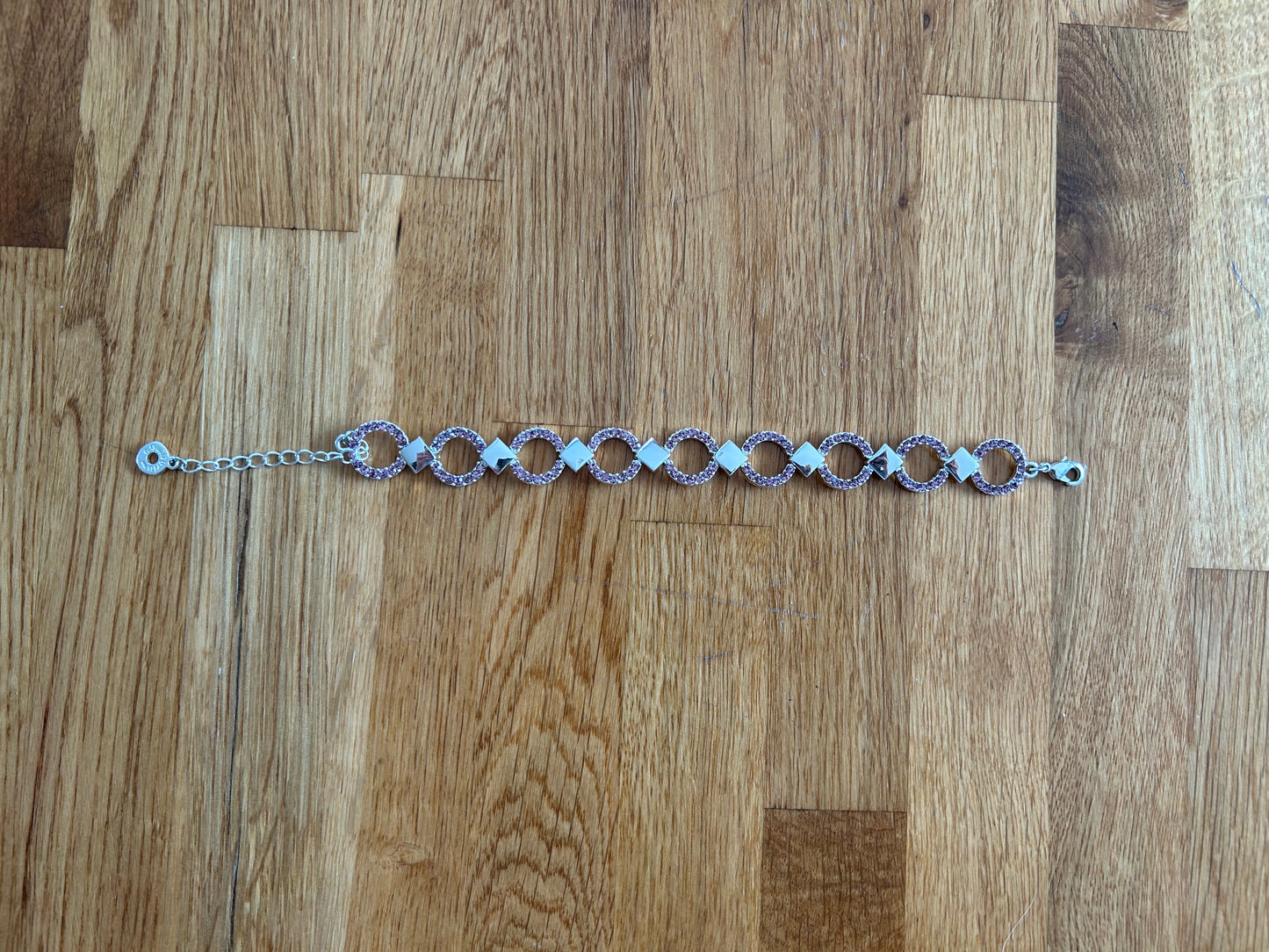 Circle pink bracelet