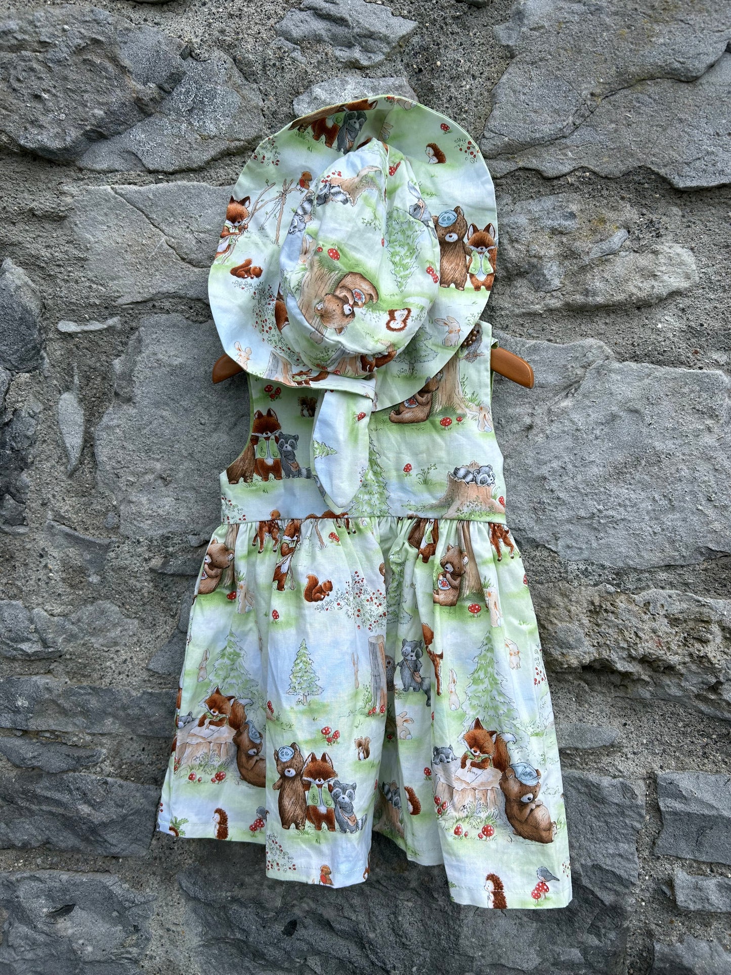 Woodlands Green pinafore 9-12m (74-80cm)