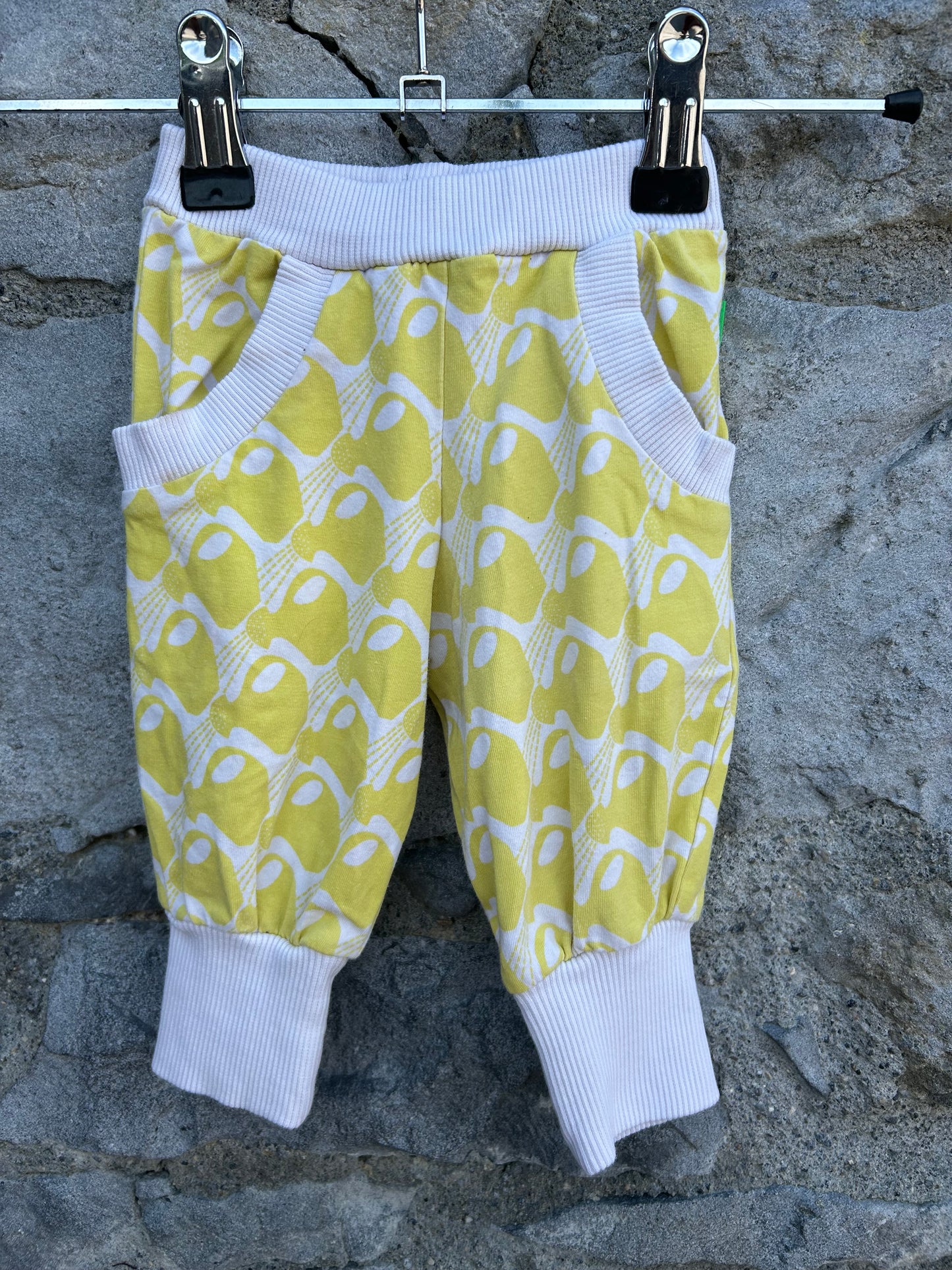 Yellow fish pants 0-3m (56-62cm)