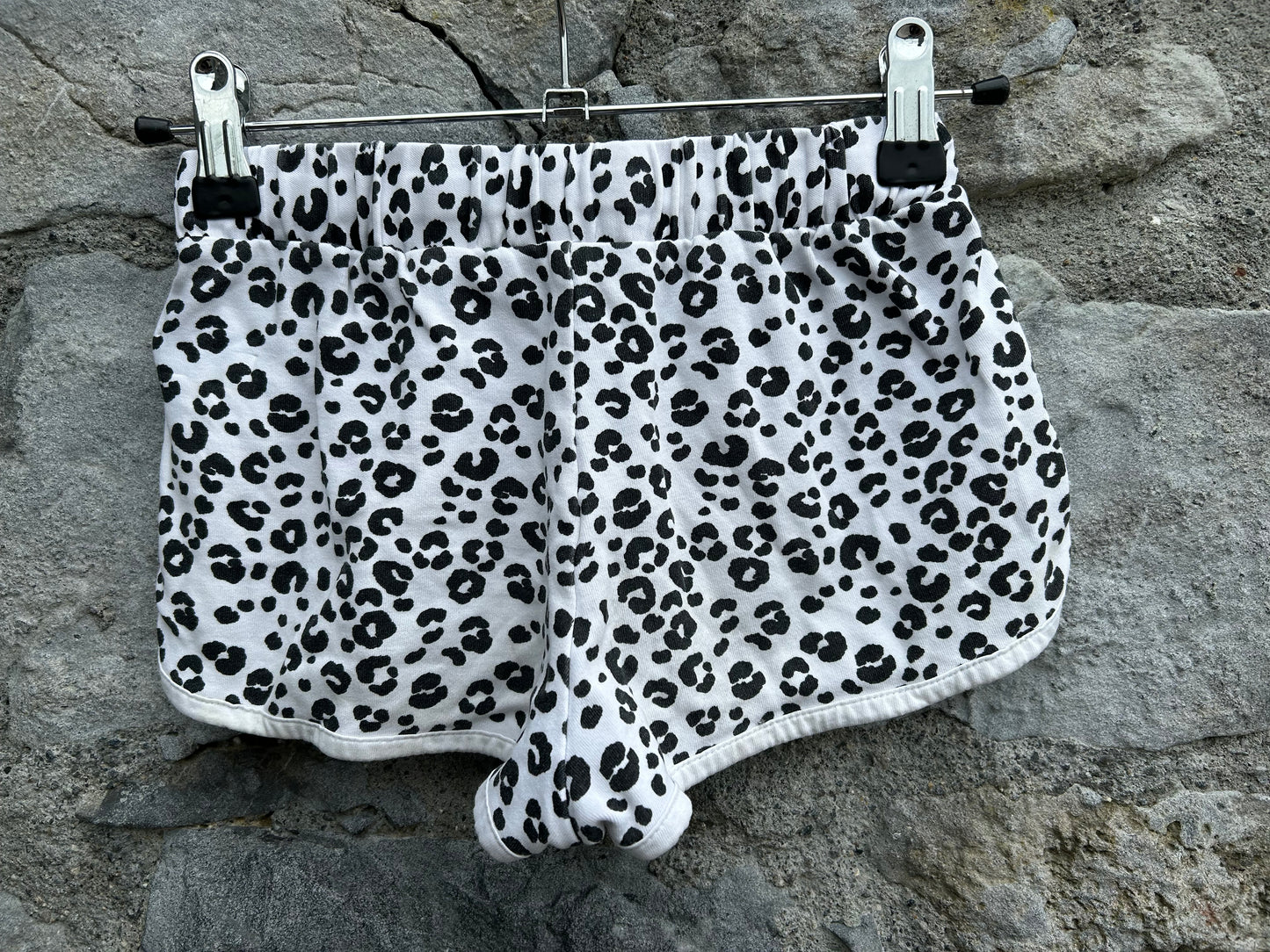 Leopard print shorts 7-8y (122-128cm)