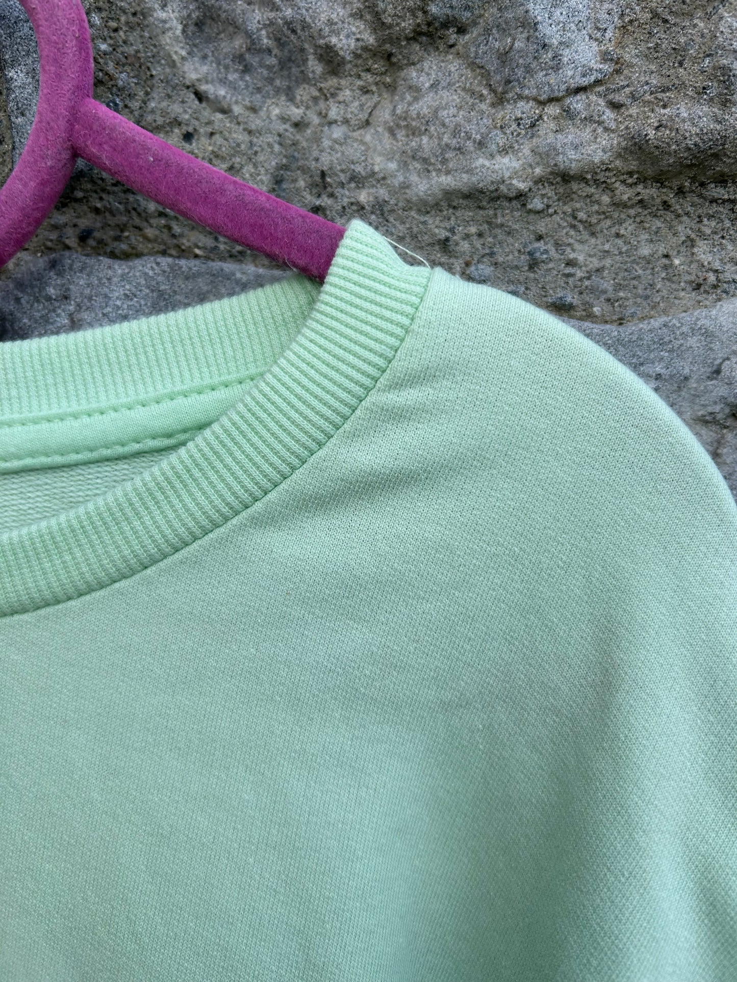 Light green sweatshirt 9-10y (134-140cm)