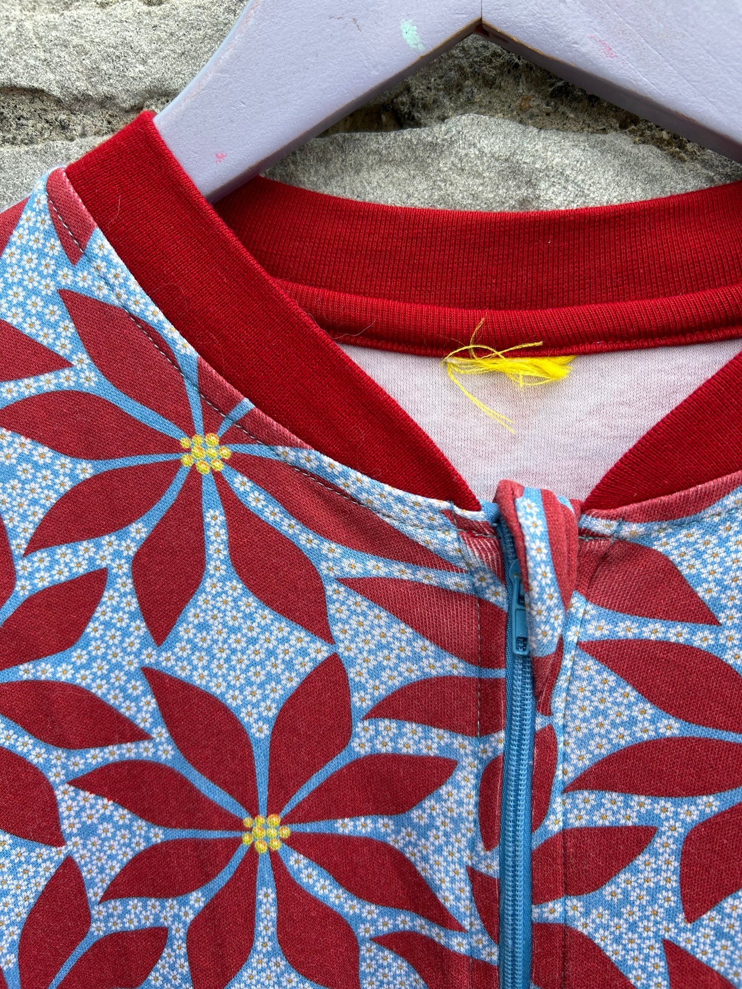 Poinsettia onesie 7-8y (122-128cm)