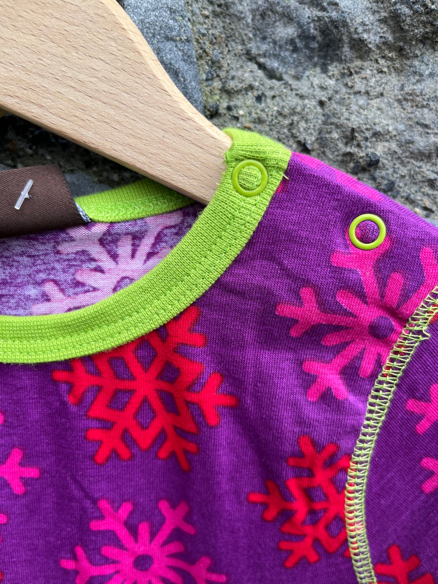 Pink snowflakes t-shirt 9-12m (74-80cm)