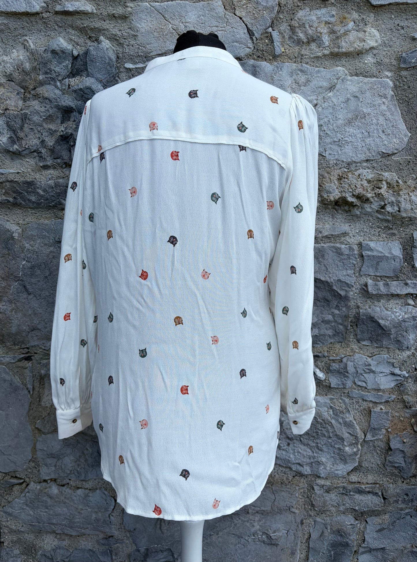 Cat heads white shirt uk 8-10