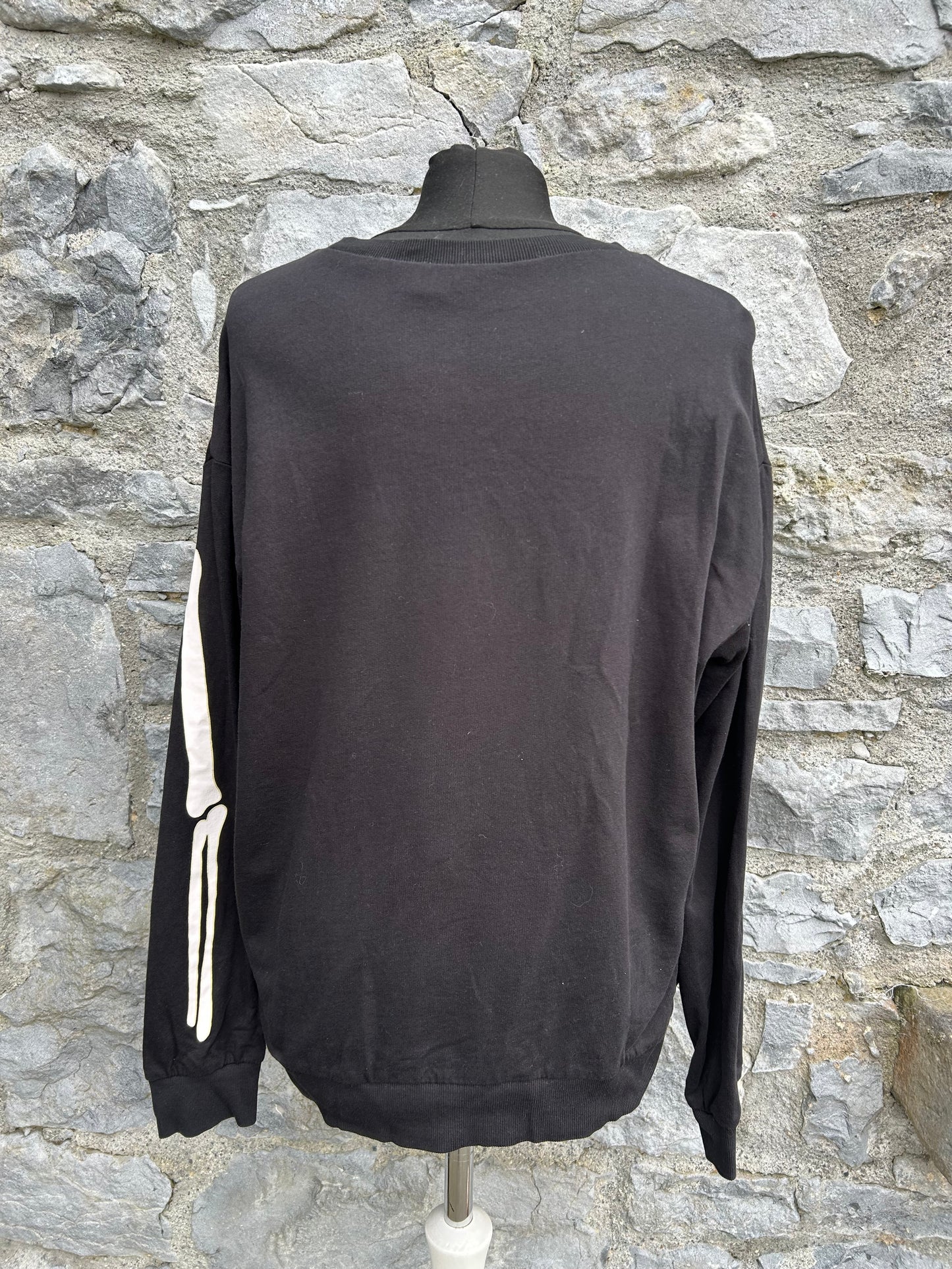 Skeleton black sweatshirt uk 14-16