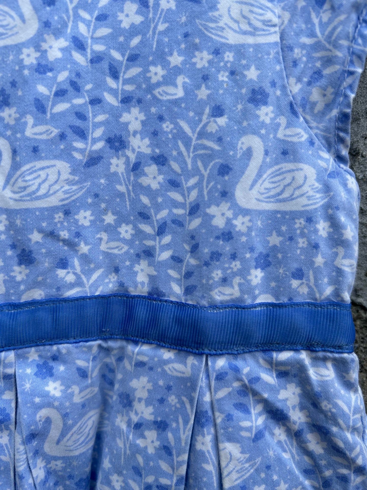 Swans blue dress 4-5y (104-110cm)