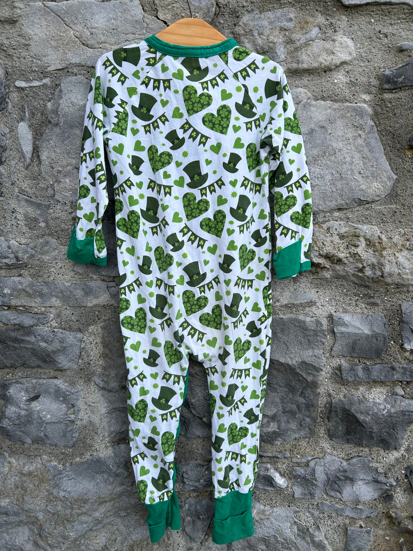 St Patrick’s onesie 2-3y (92-98cm)