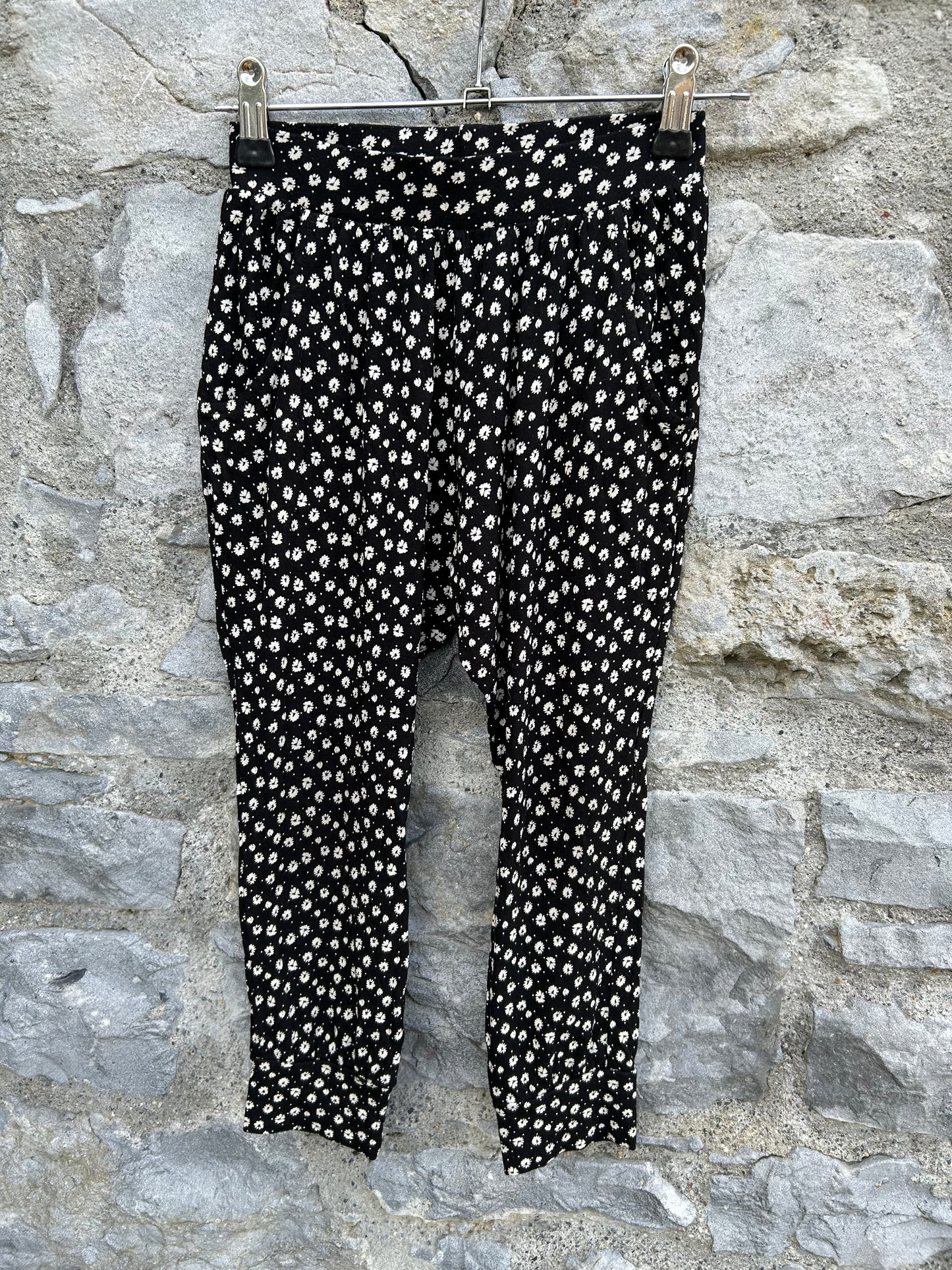 Daisies black pants 6y (116cm)