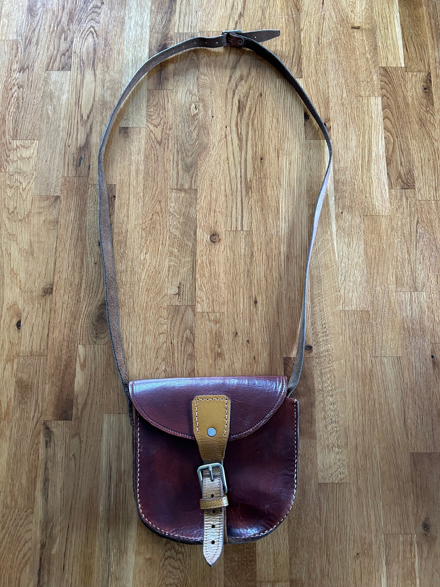 Brown leather crossbody bag