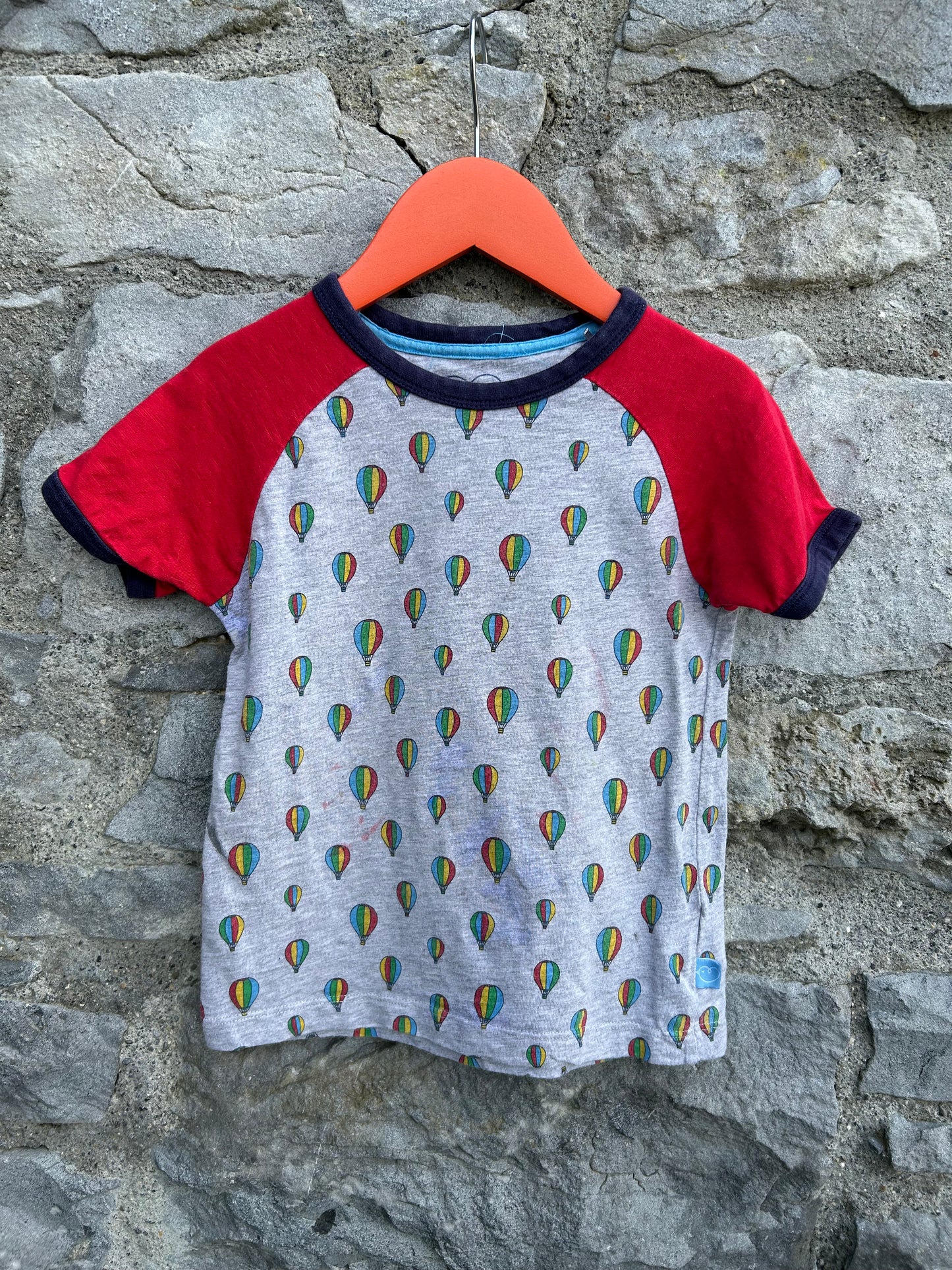 Rainbow balloons raglan T-shirt 3-4y (98-104cm)