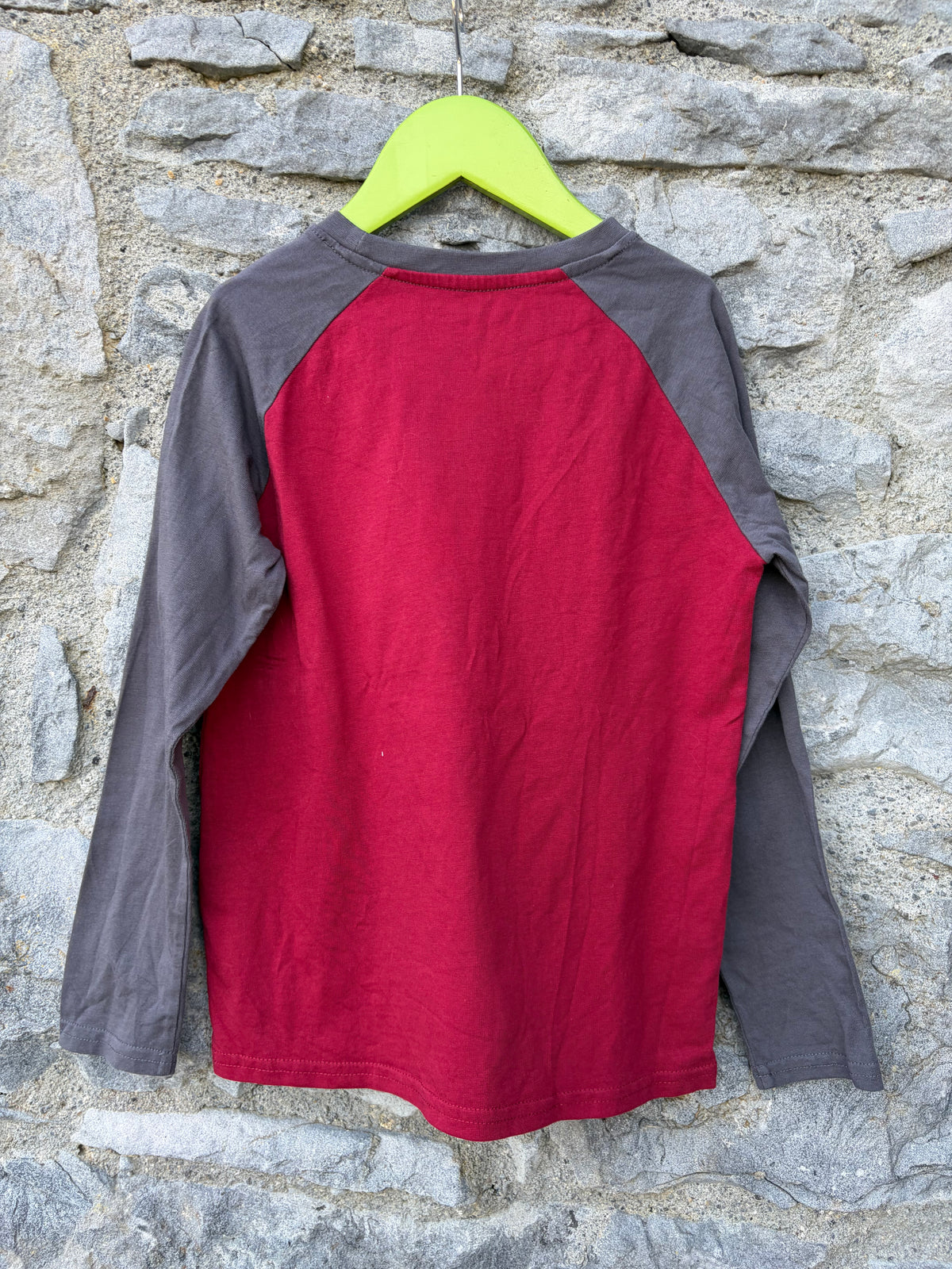 Outdoors raglan top 7-8y (122-128cm)