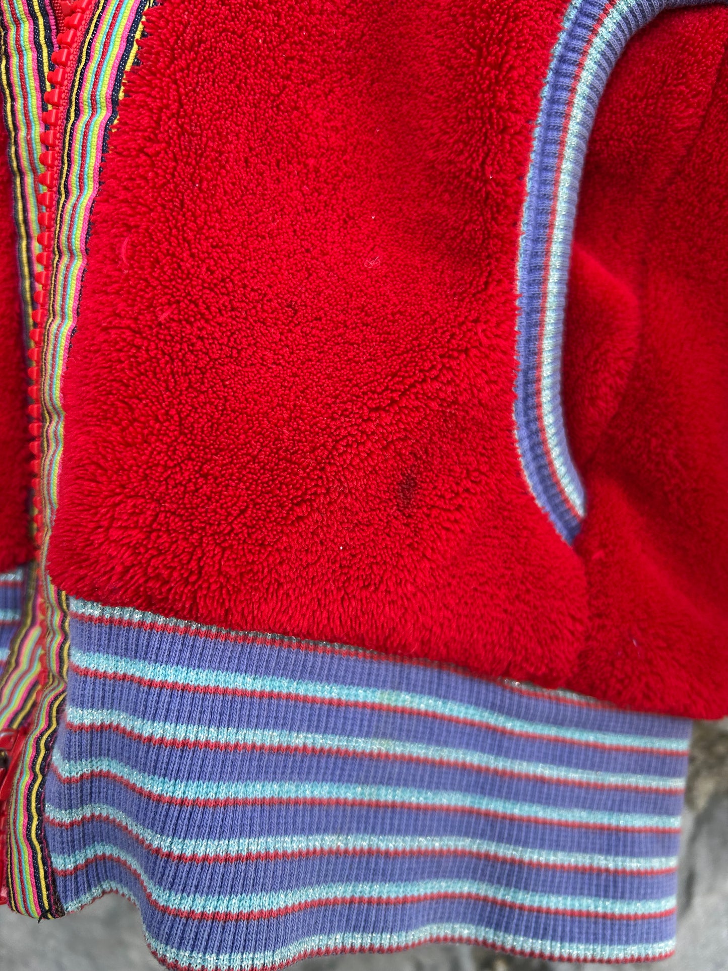 Parrot red fleece hoodie 4y (104cm)