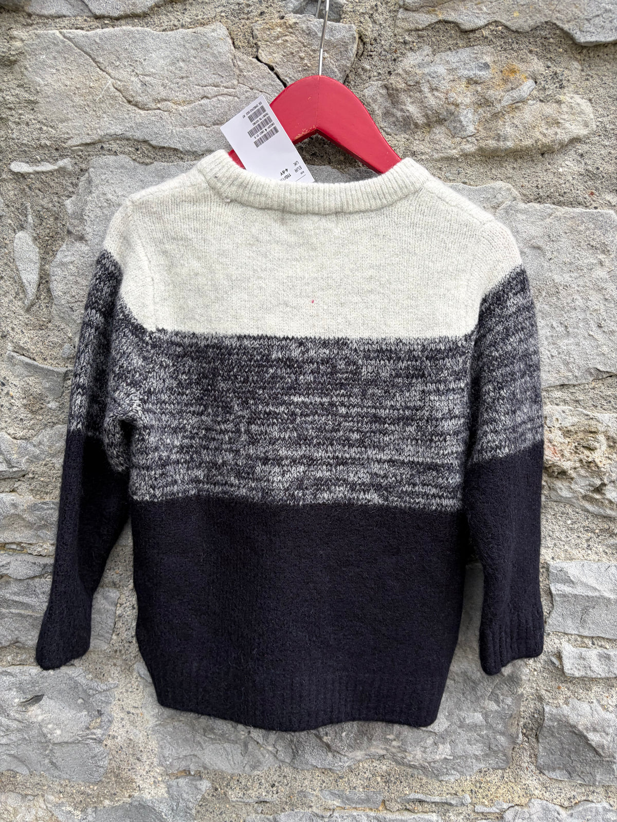 Grey&black&white jumper 5-6y (110-116cm)