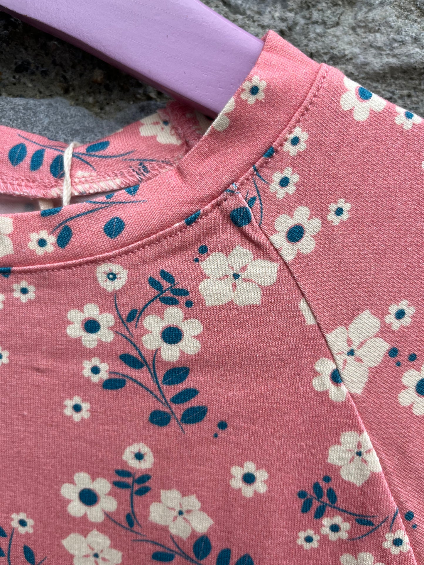 Strawberry flowers top 9y (134cm)