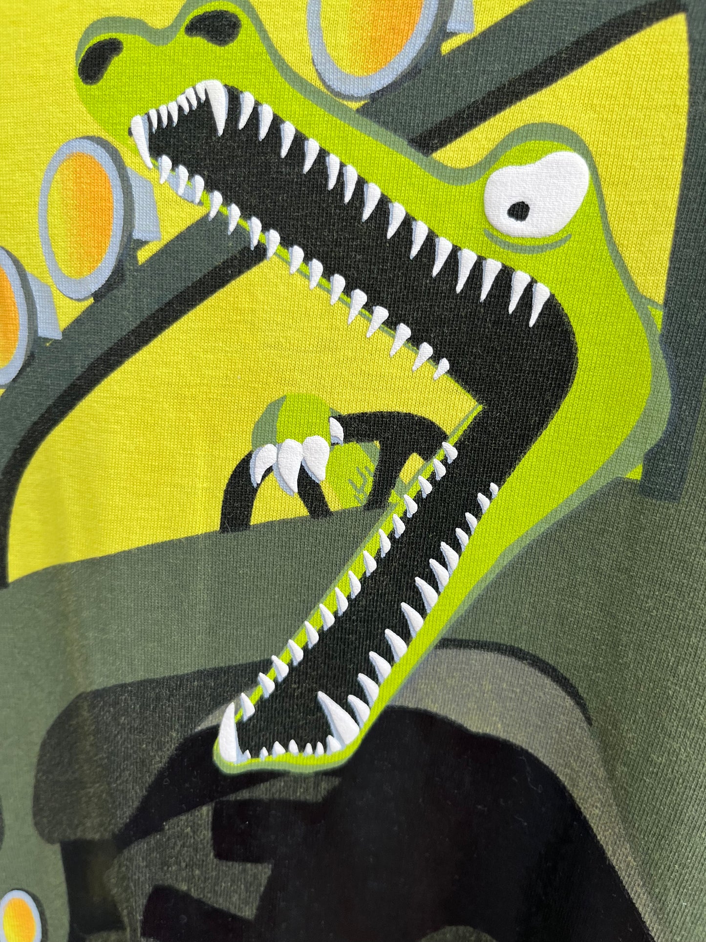 Crocodile in a truck T-shirt 7-8y (122-128cm)