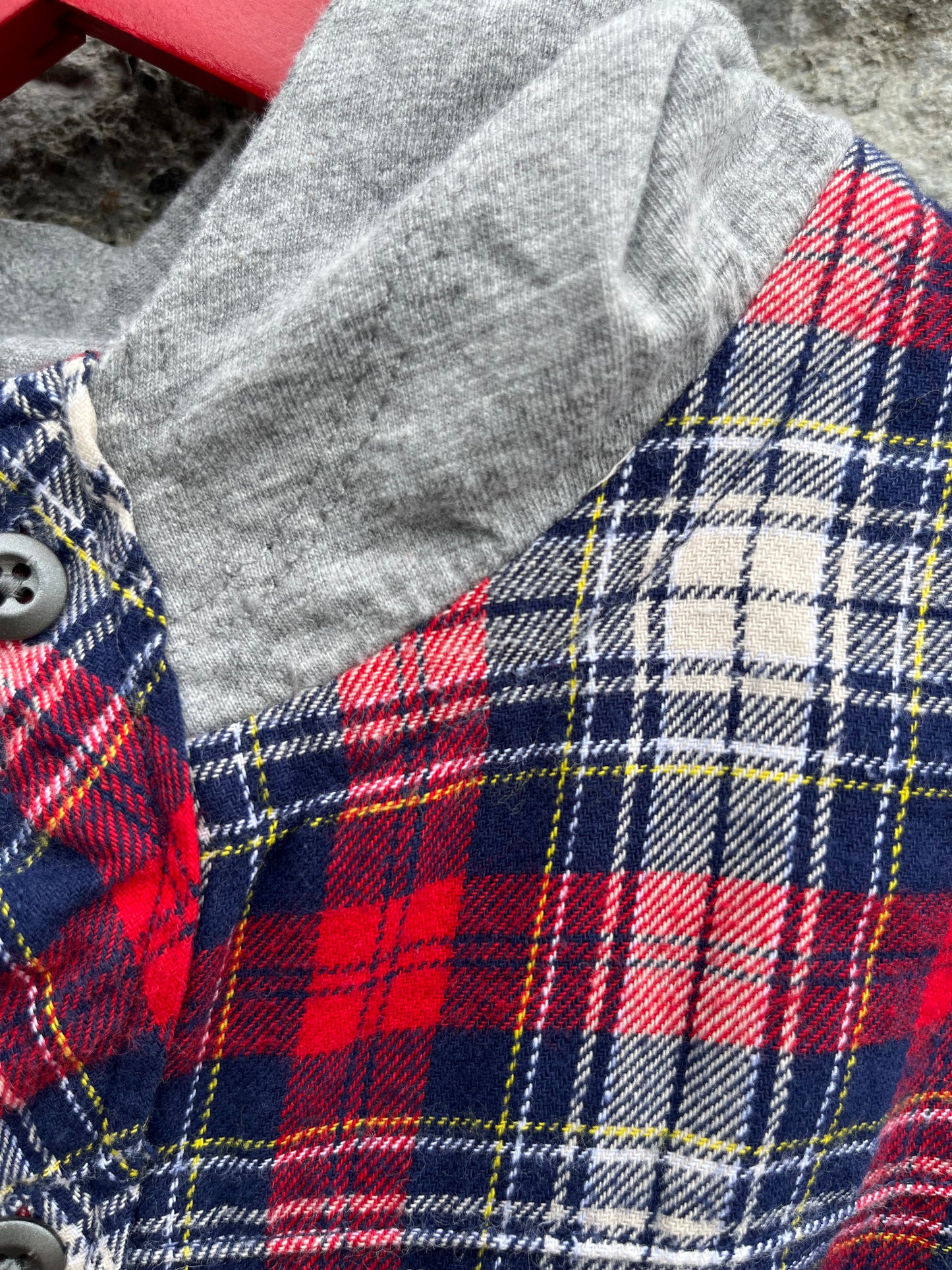 Red tartan hooded shirt 8-9y (128-134cm)