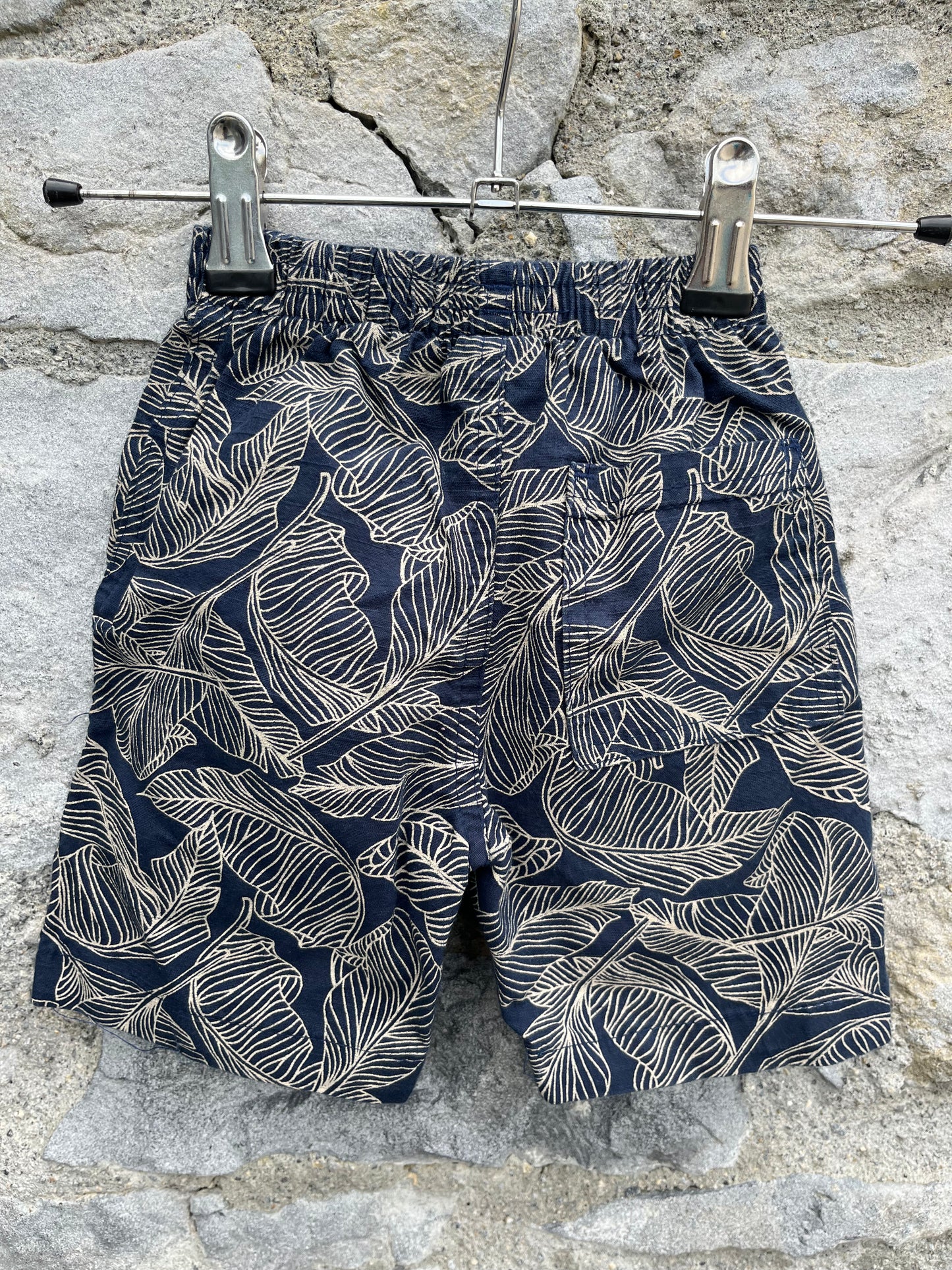 Palm leaves navy shorts 9-12m (74-80cm)