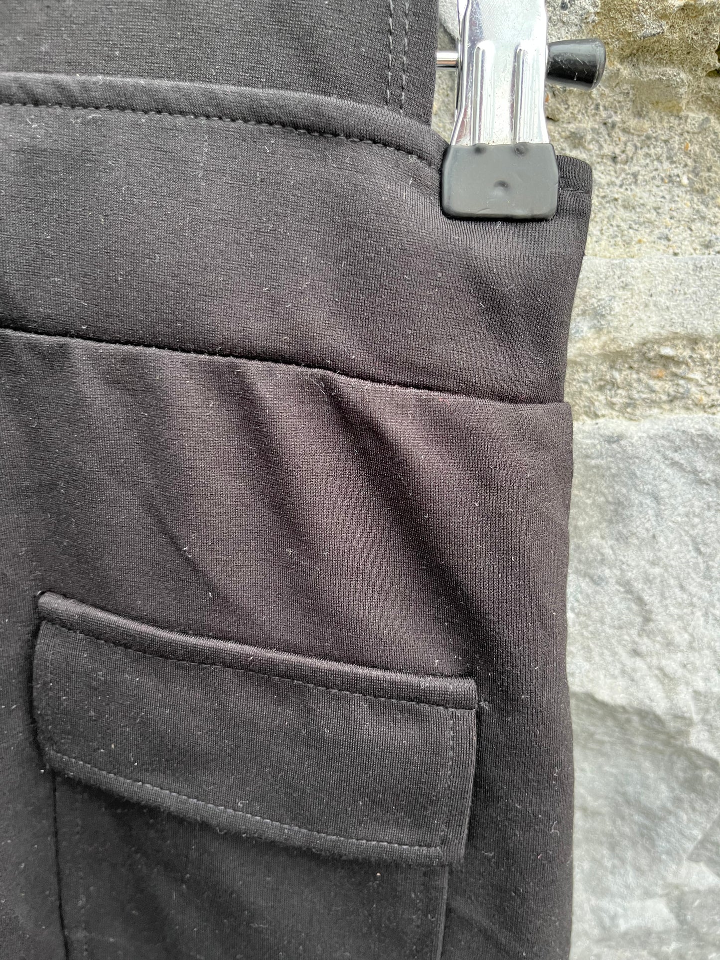 Black pinafore 9y (134cm)