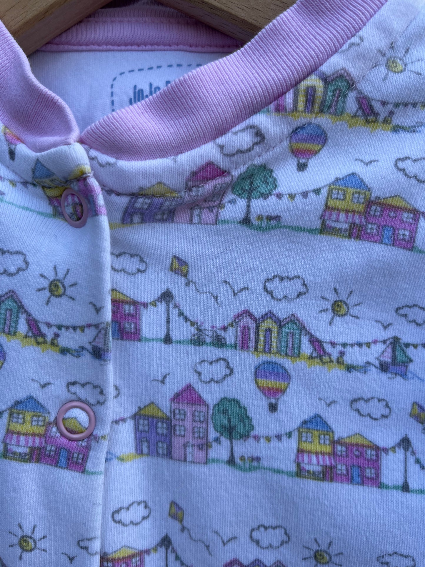 Beach town onesie 3-6m (62-68cm)
