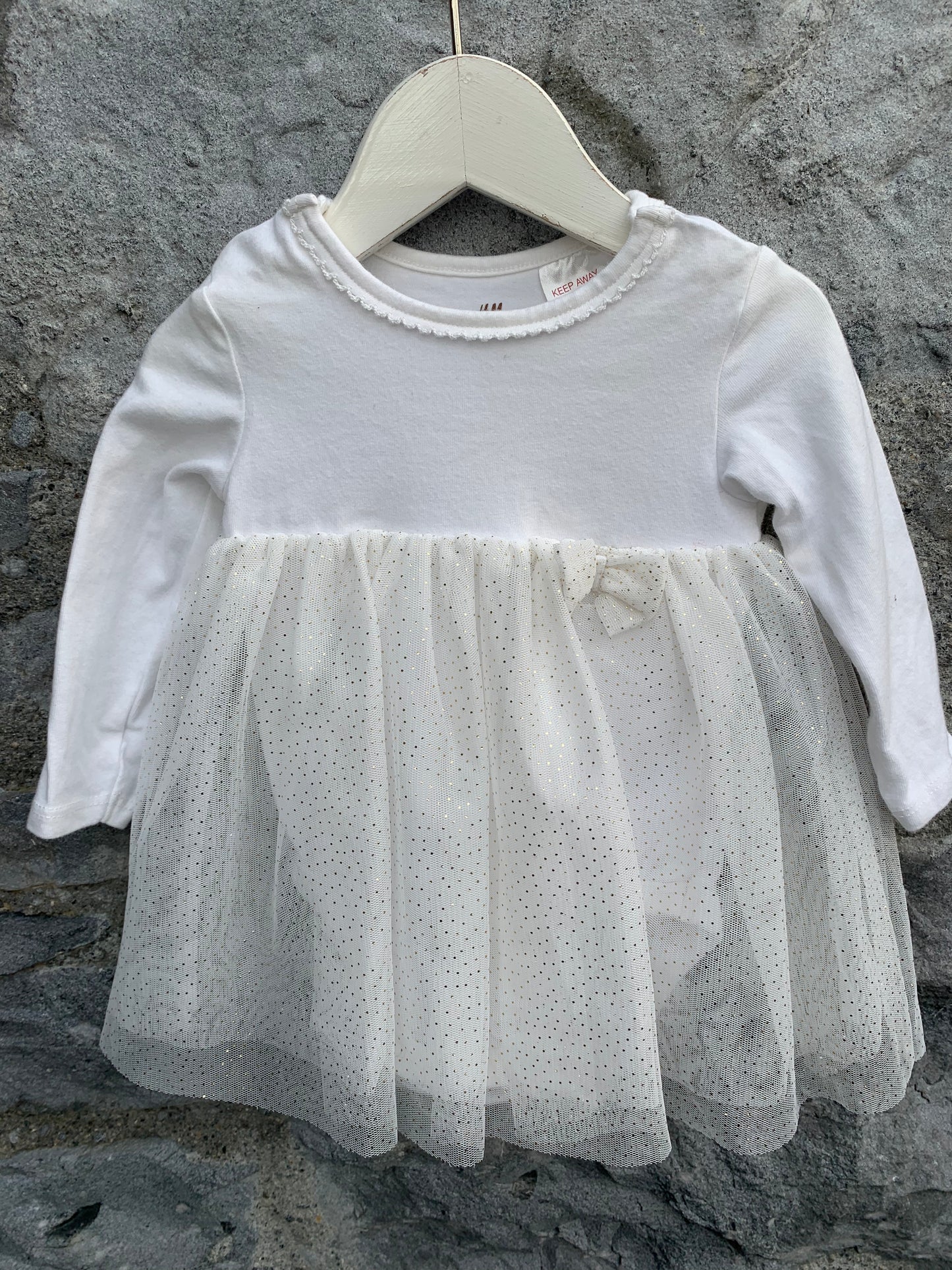 White vest with skirt 2-4m (62cm)