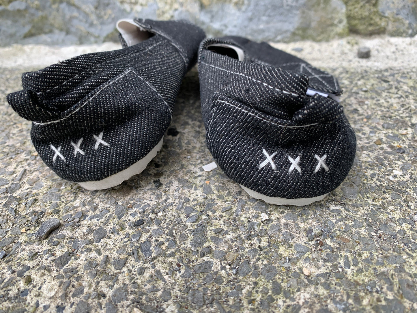 Black canvas shoes uk 13 (eu 32)