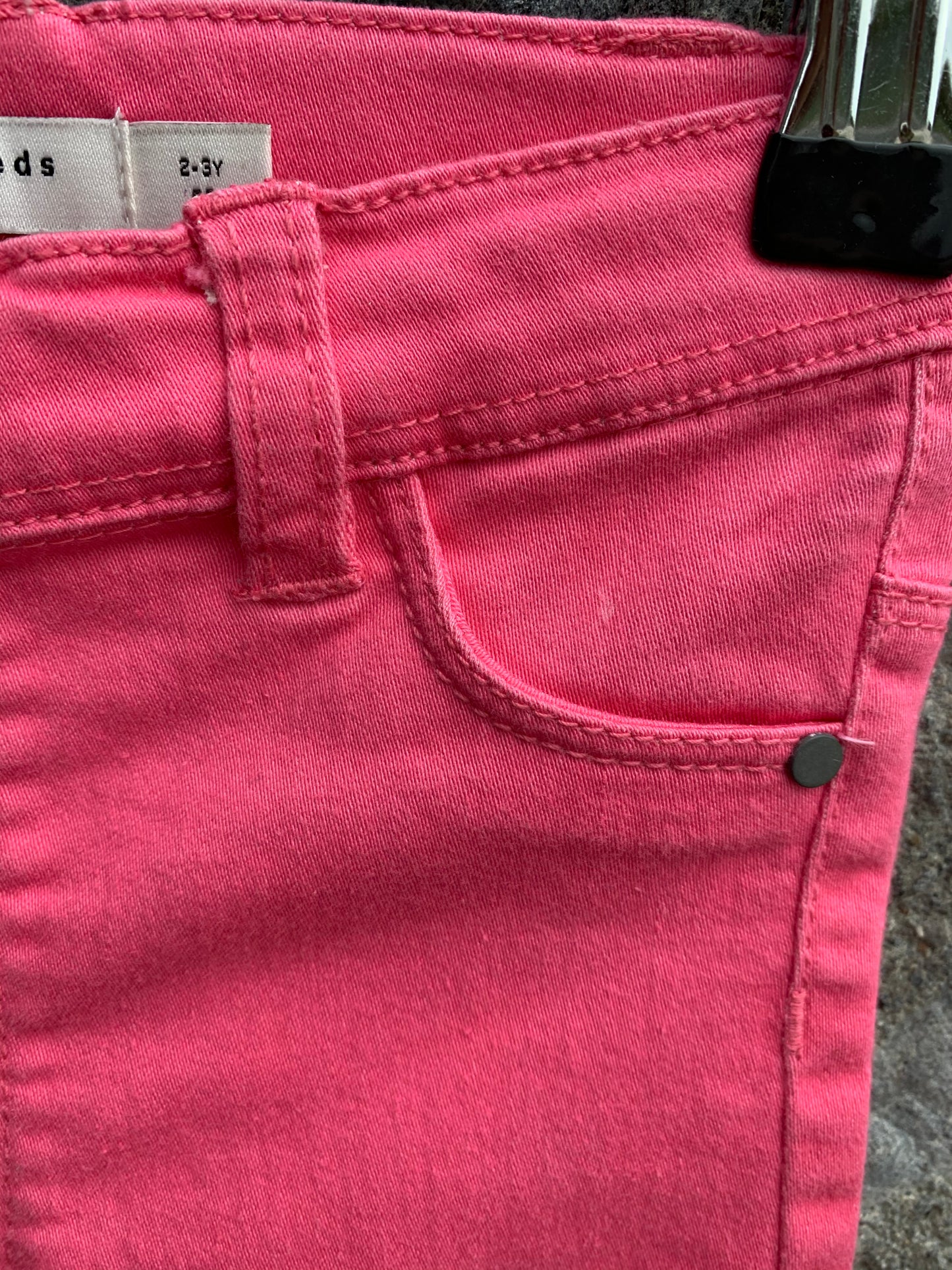Pink knee length shorts 2-3y (92-98cm)